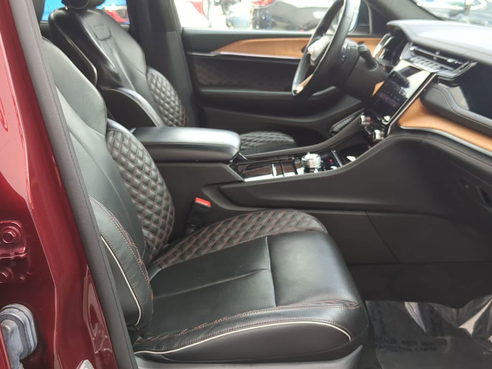 Thumbnail: 2022 Jeep Grand Cherokee - 21