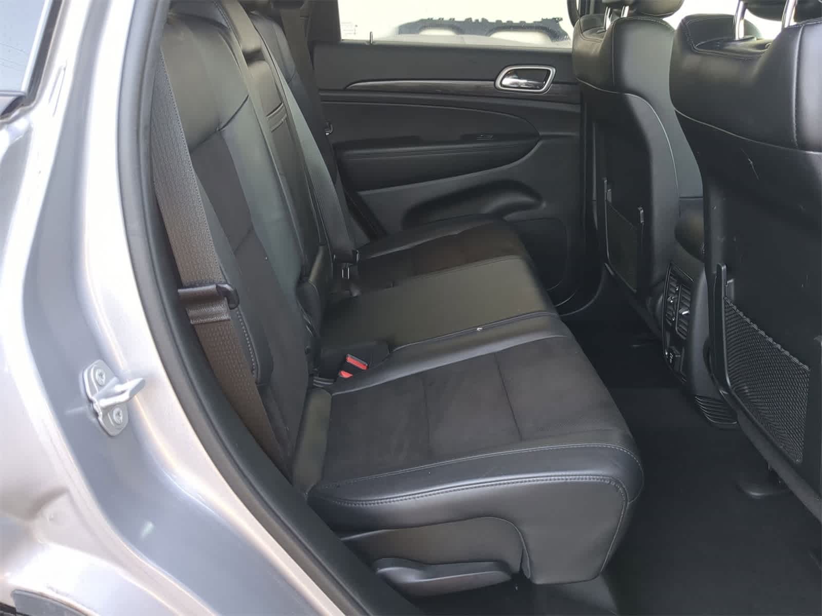 Thumbnail: 2020 Jeep Grand Cherokee - 20