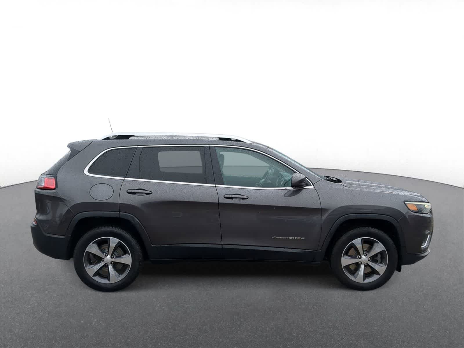 Thumbnail: 2019 Jeep Cherokee - 9