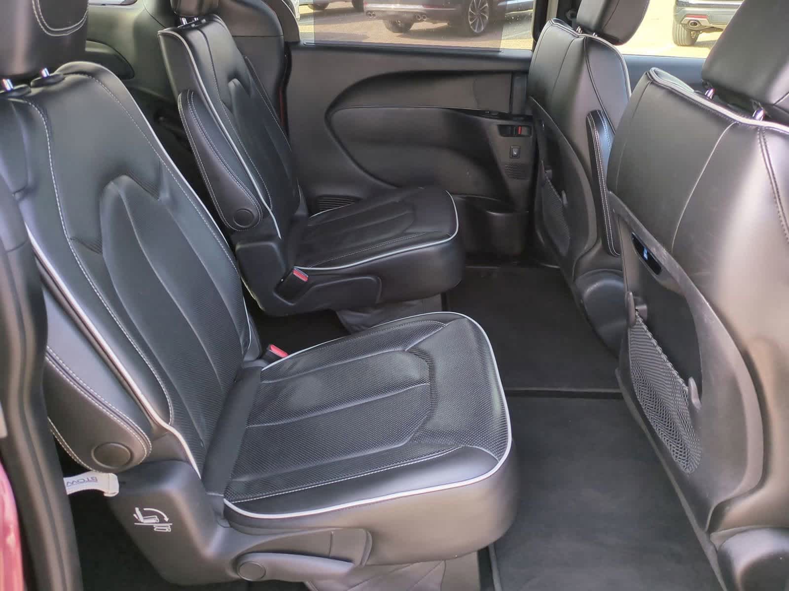 Thumbnail: 2019 Chrysler Pacifica - 19