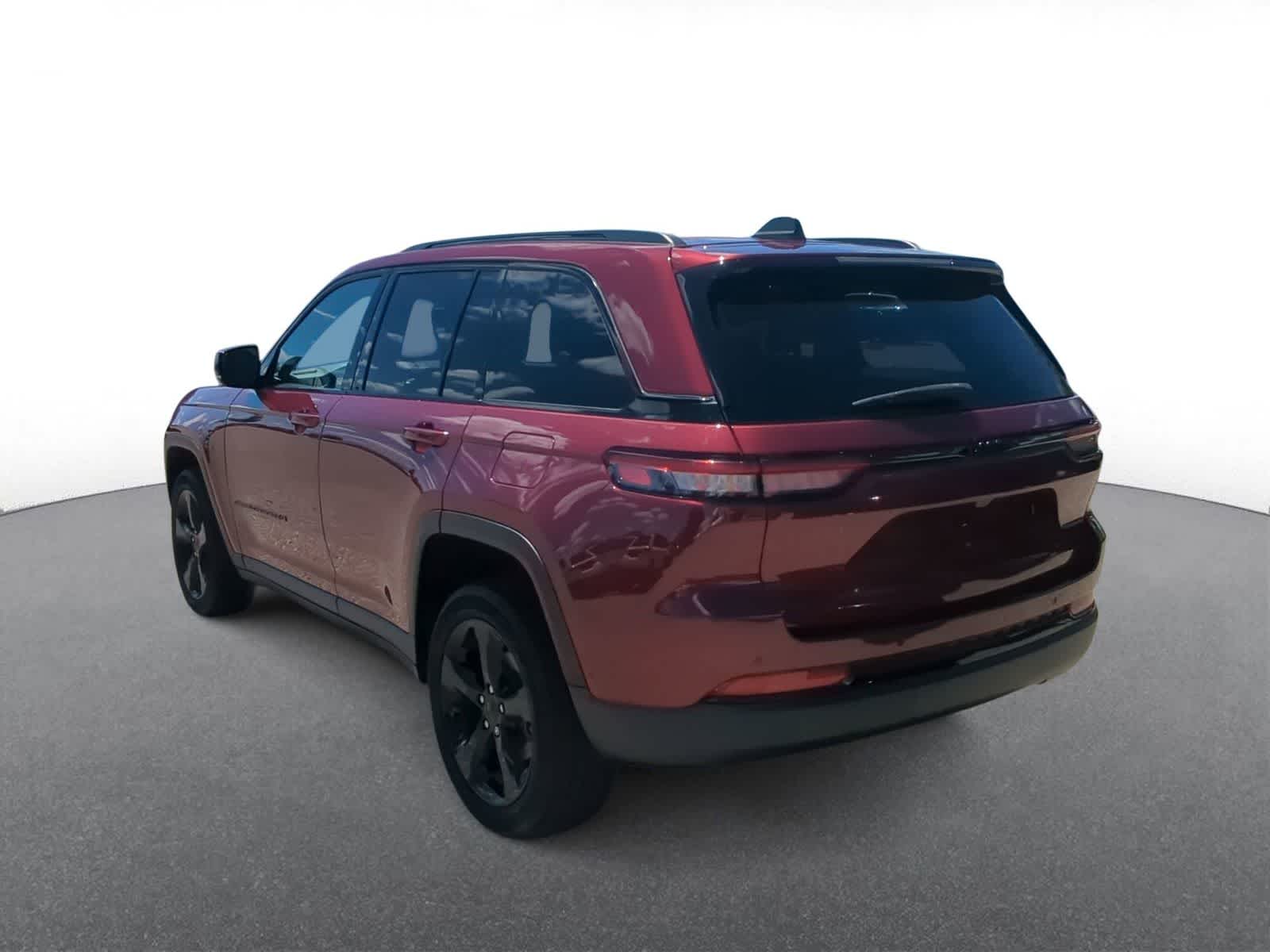 Thumbnail: 2023 Jeep Grand Cherokee - 6