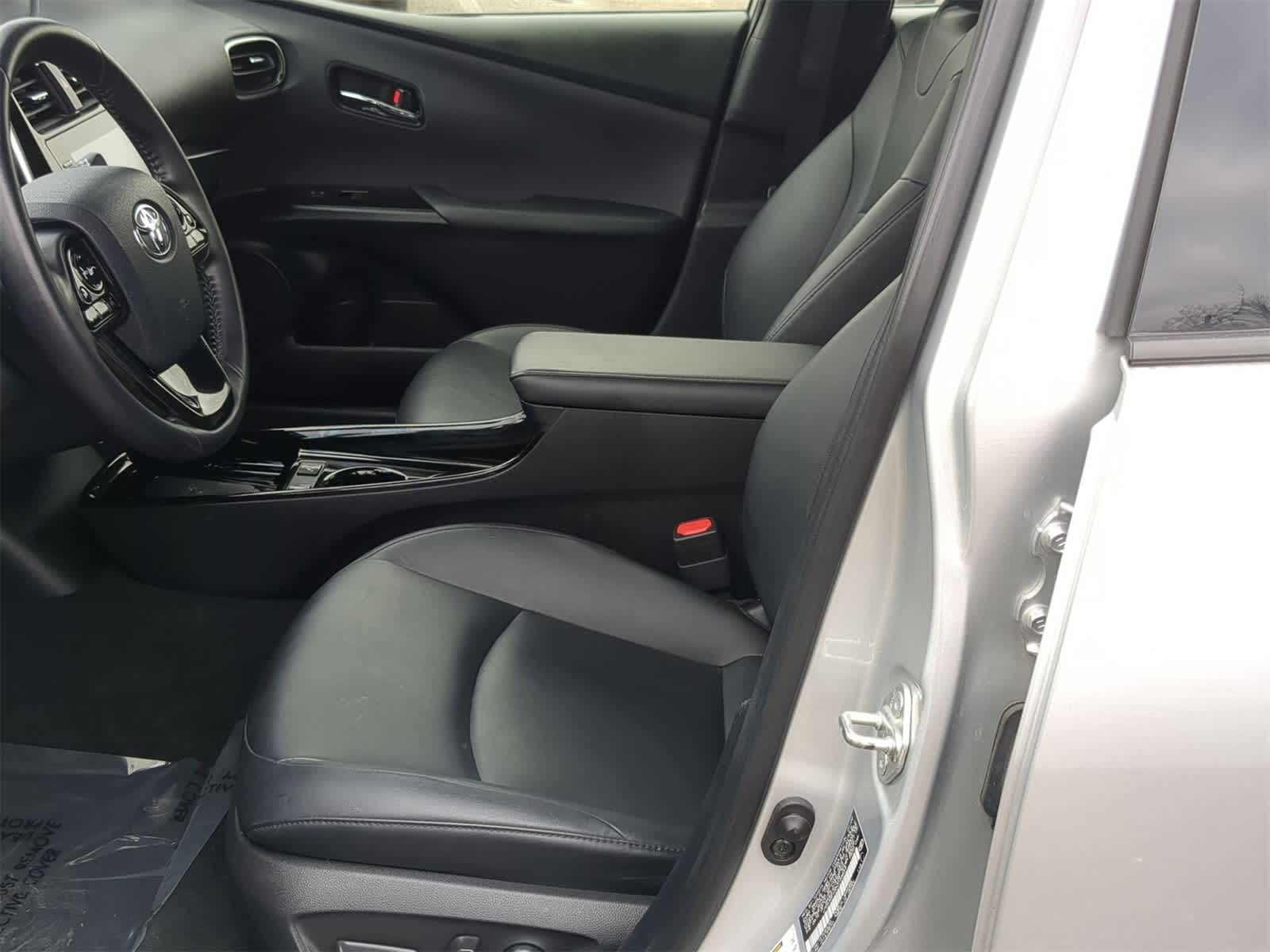 Thumbnail: 2022 Toyota Prius - 16