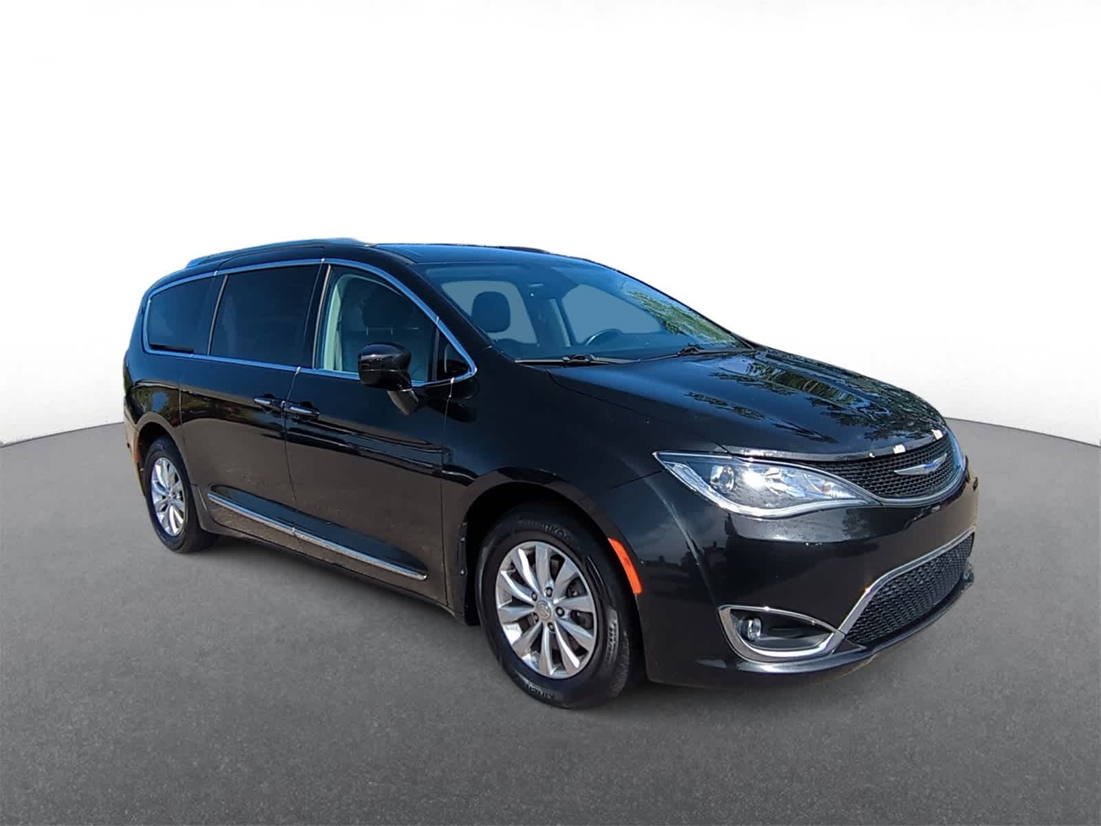 Thumbnail: 2019 Chrysler Pacifica - 2