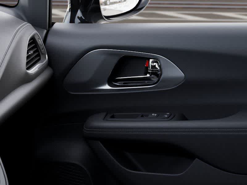 Thumbnail: 2026 Chrysler Pacifica - 25