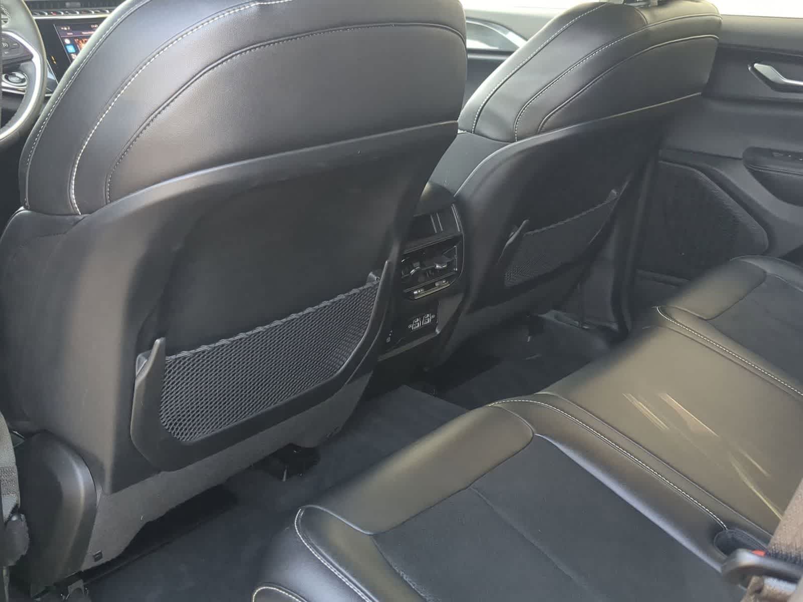 Thumbnail: 2023 Jeep Grand Cherokee - 18