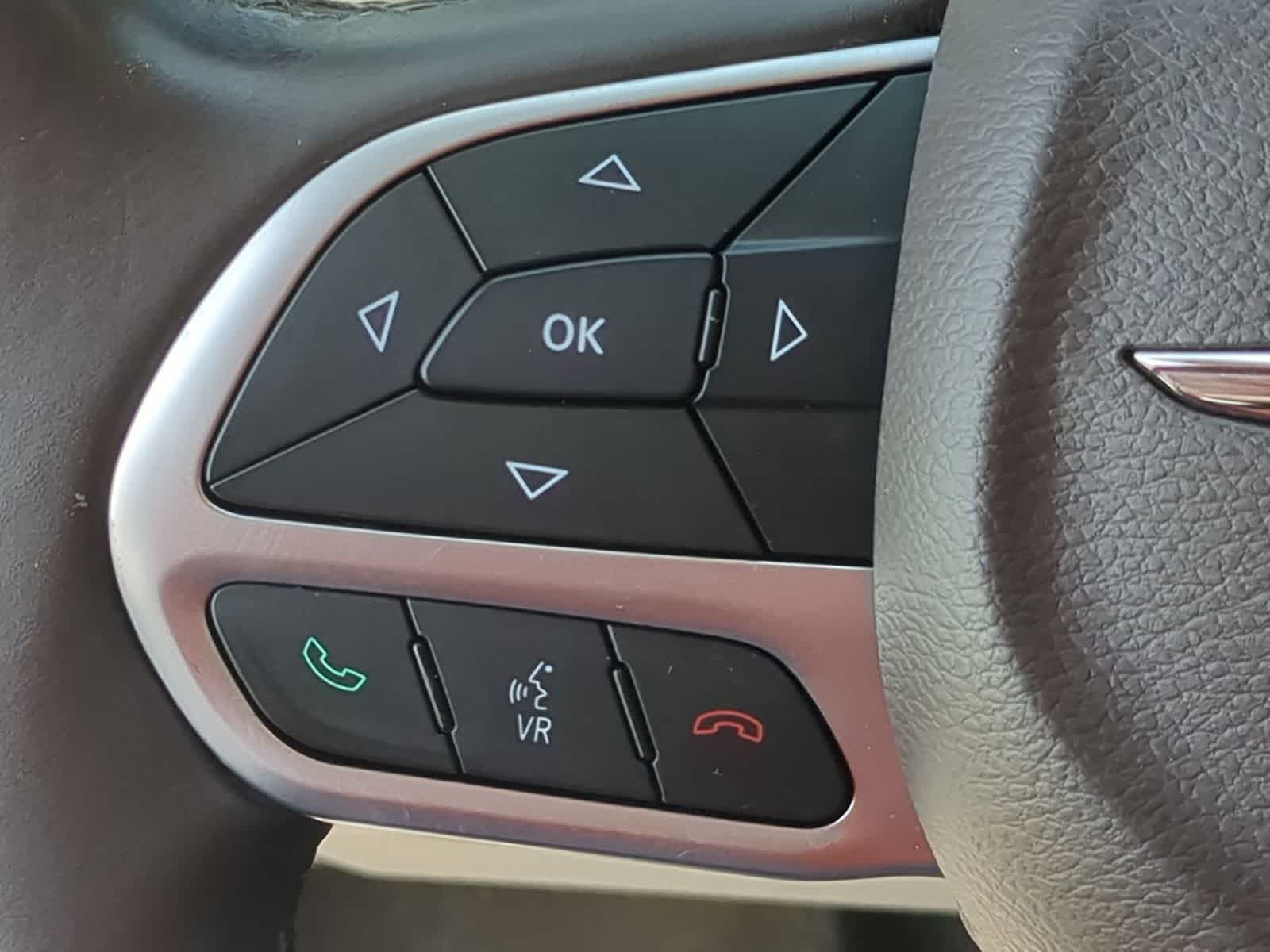 Thumbnail: 2017 Chrysler Pacifica - 23