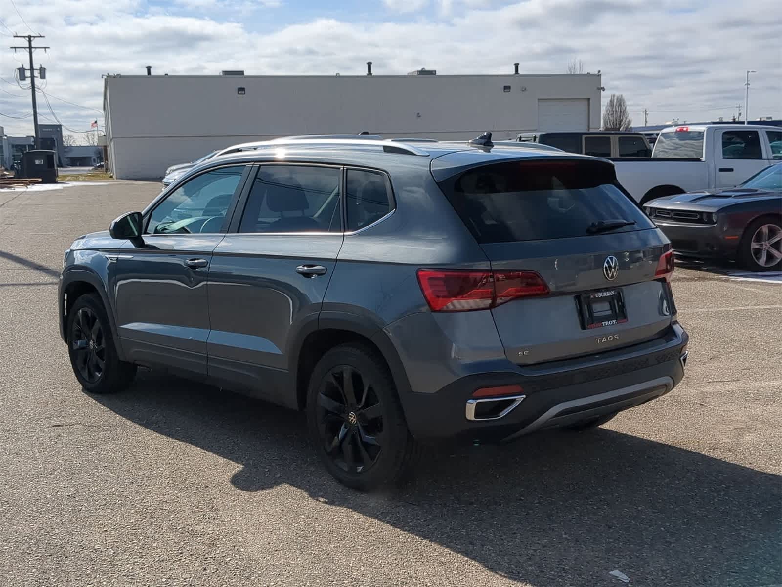 Thumbnail: 2022 Volkswagen Taos - 12