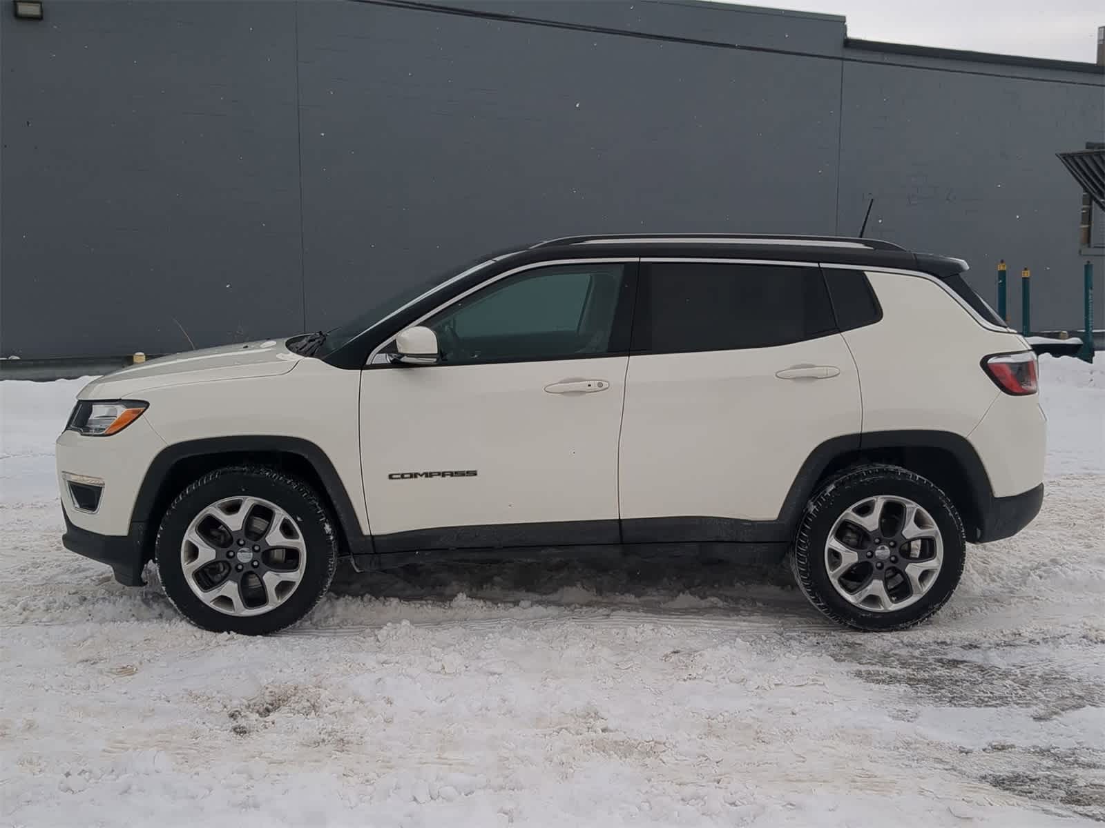 Thumbnail: 2020 Jeep Compass - 11