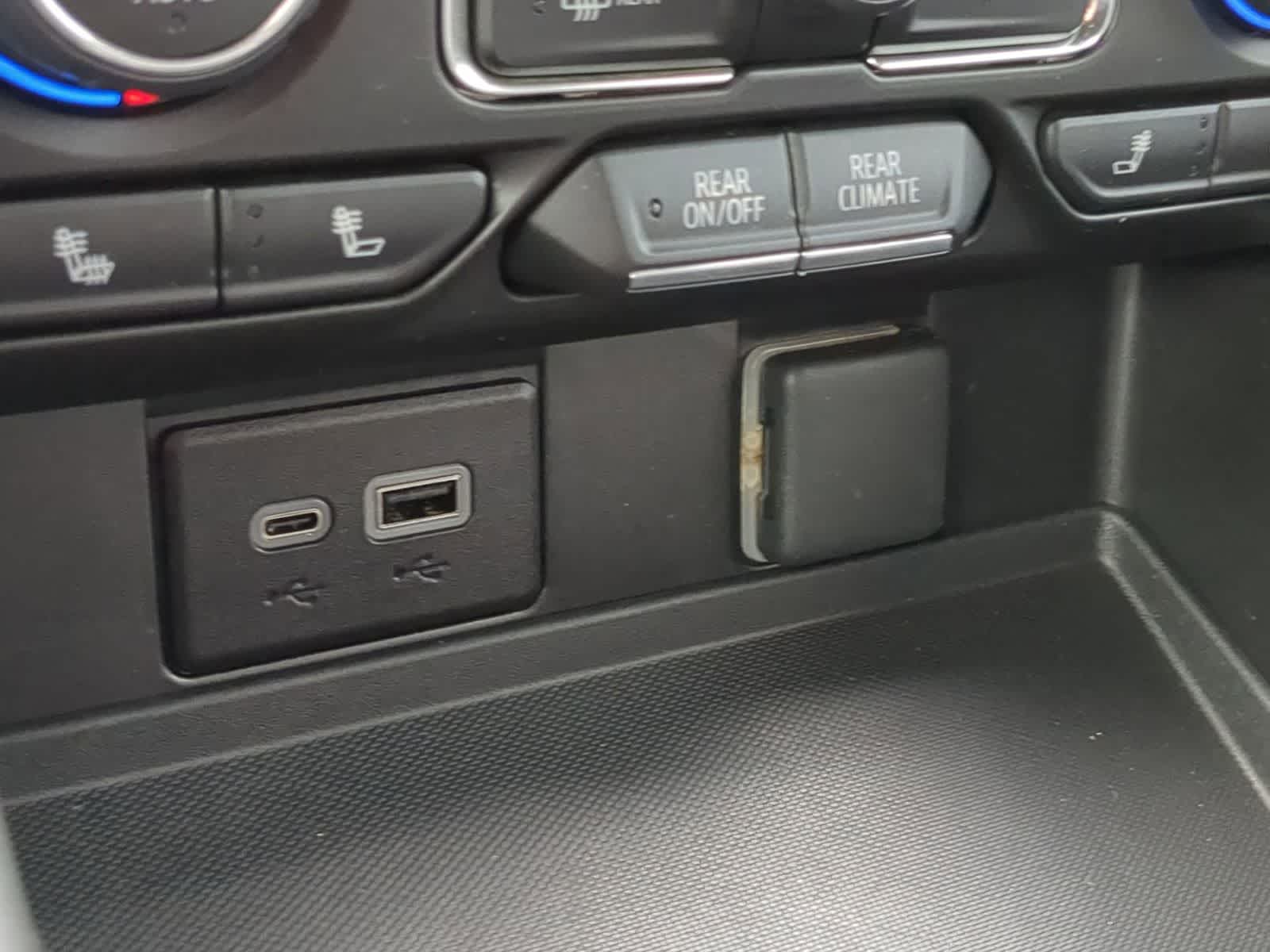 Thumbnail: 2024 Chevrolet Suburban - 28