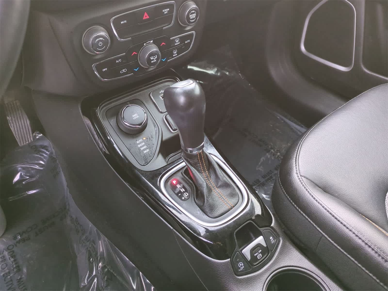 Thumbnail: 2018 Jeep Compass - 32