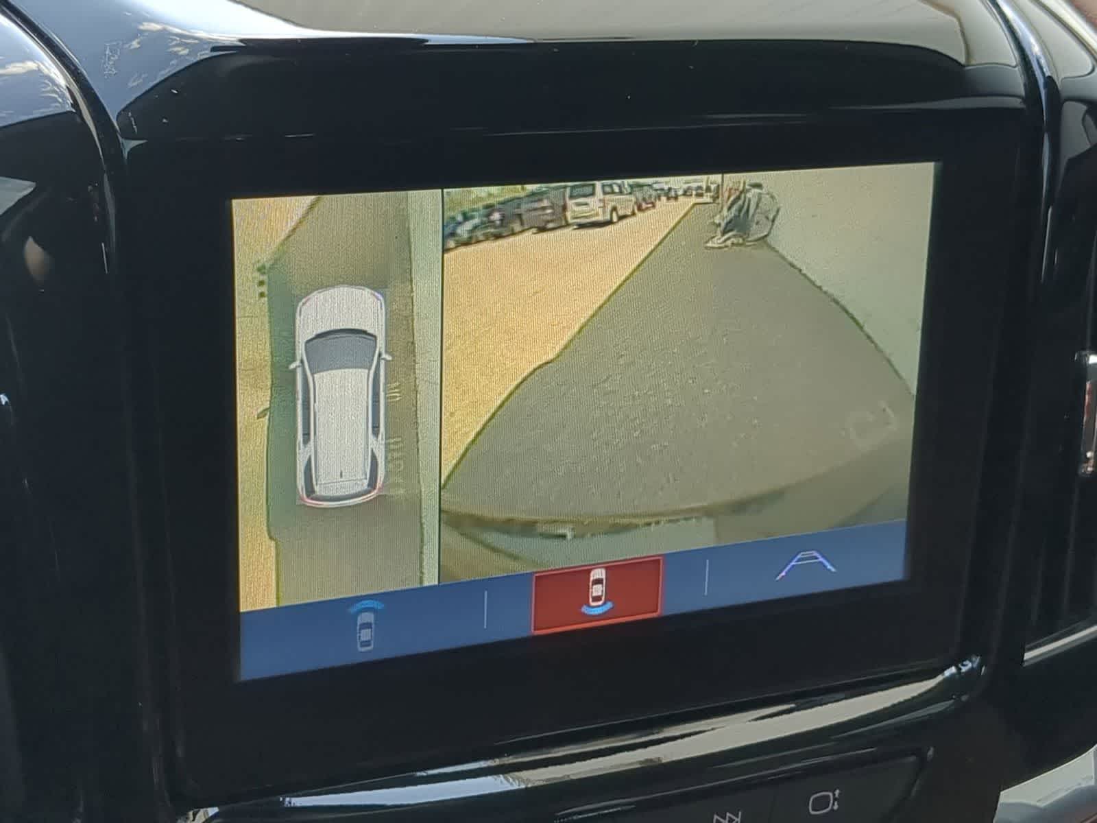 Thumbnail: 2018 Chevrolet Traverse - 28