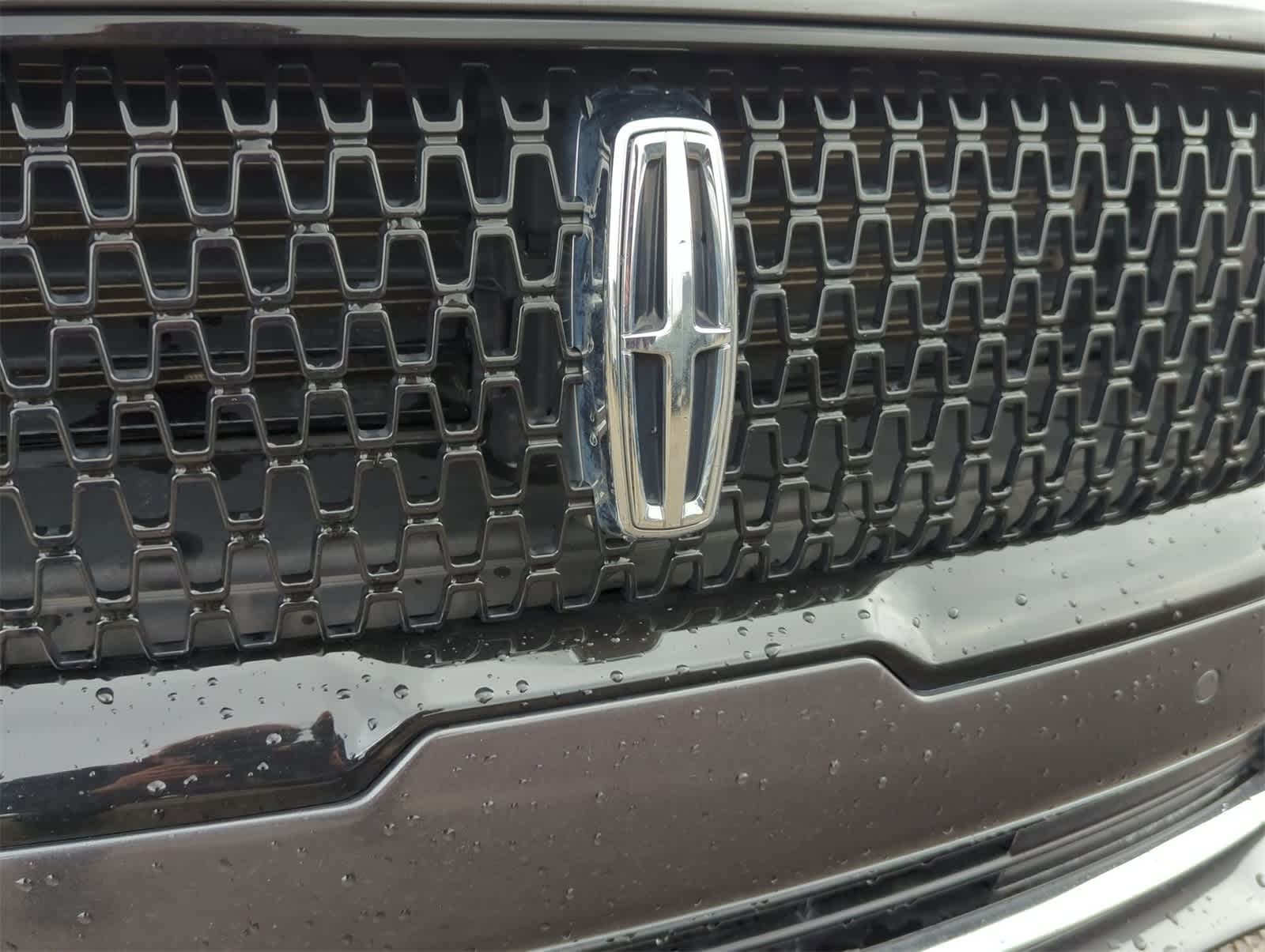 Thumbnail: 2018 Lincoln Continental - 12