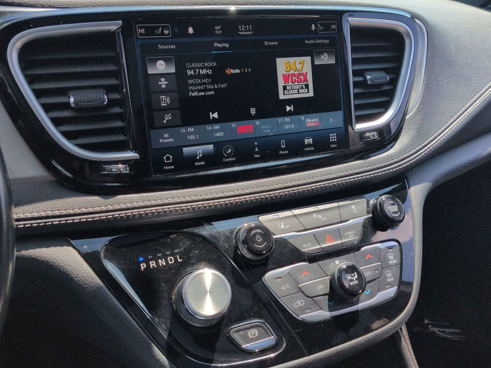 Thumbnail: 2021 Chrysler Pacifica - 30