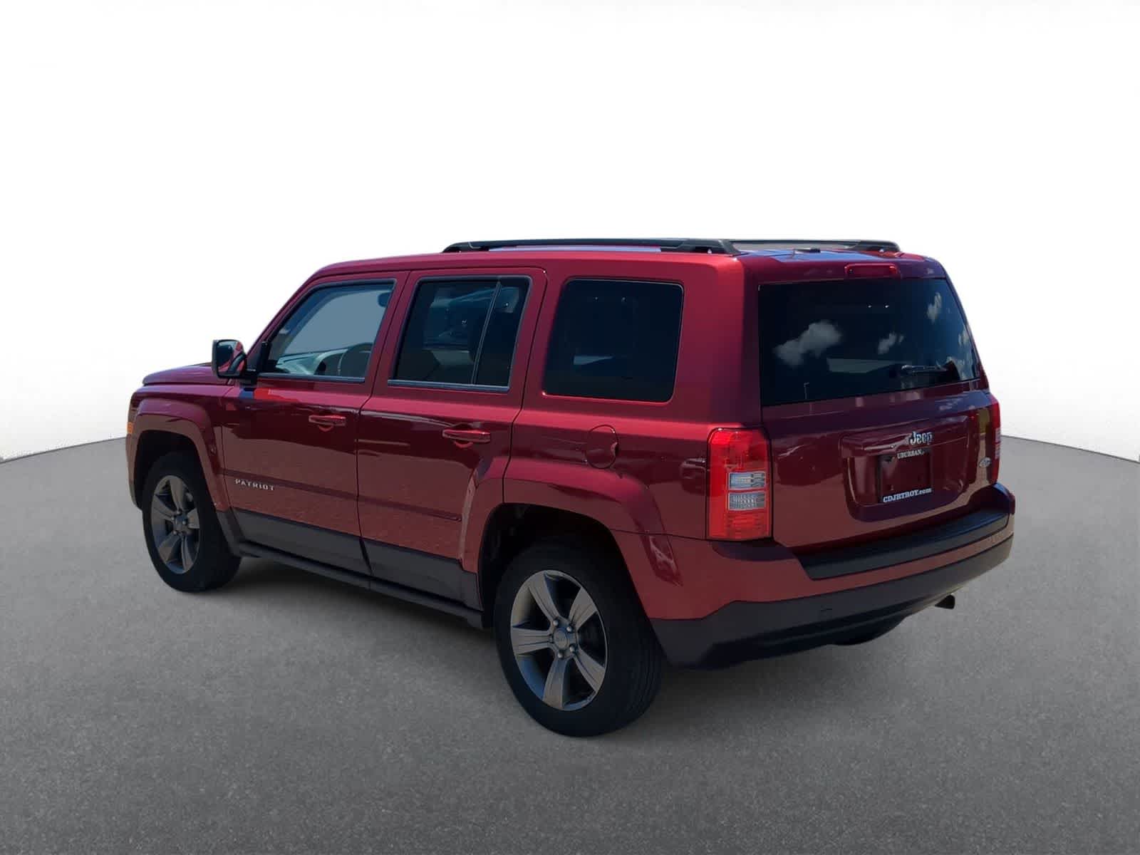 Thumbnail: 2015 Jeep Patriot - 6