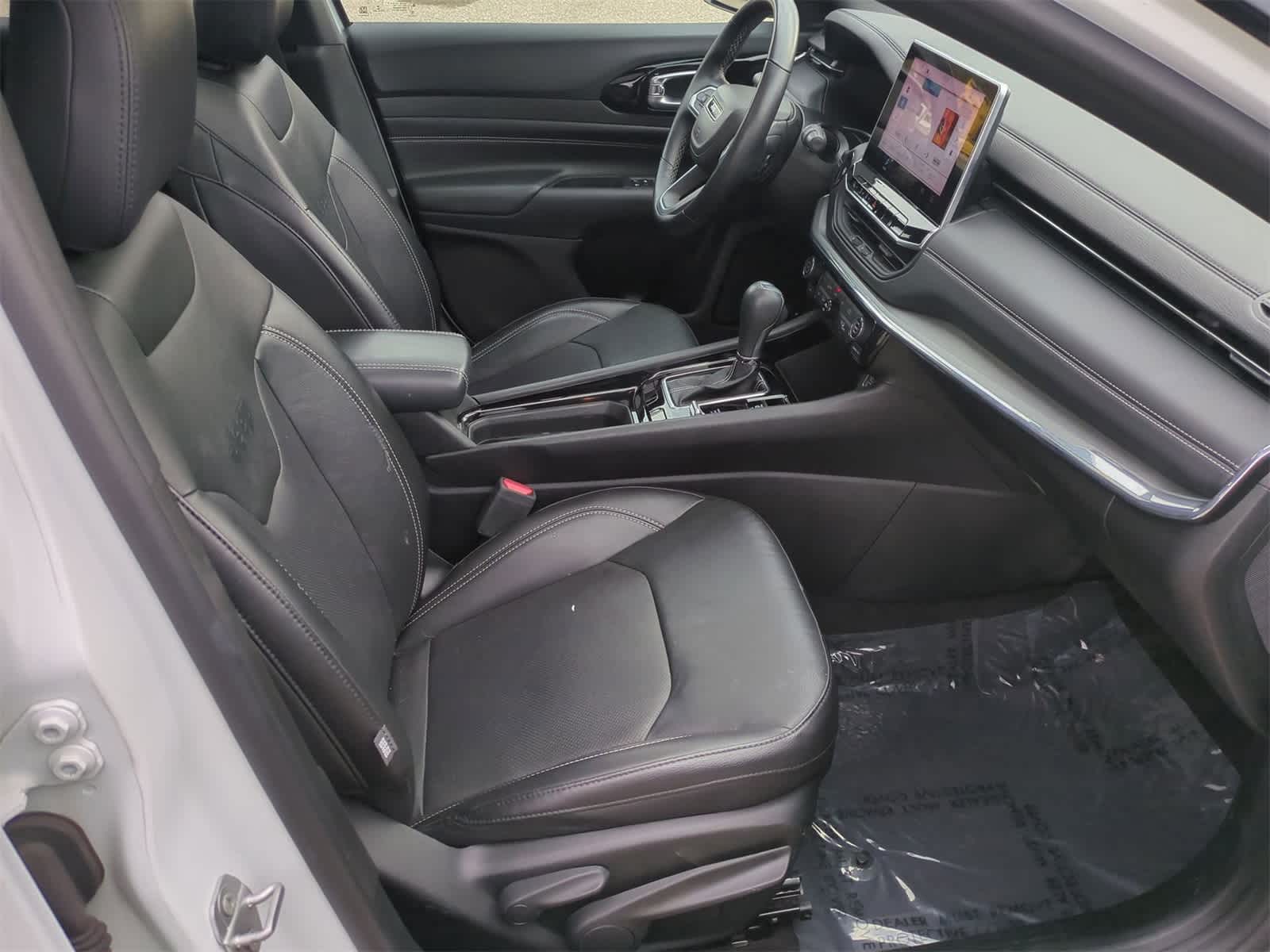 Thumbnail: 2022 Jeep Compass - 22