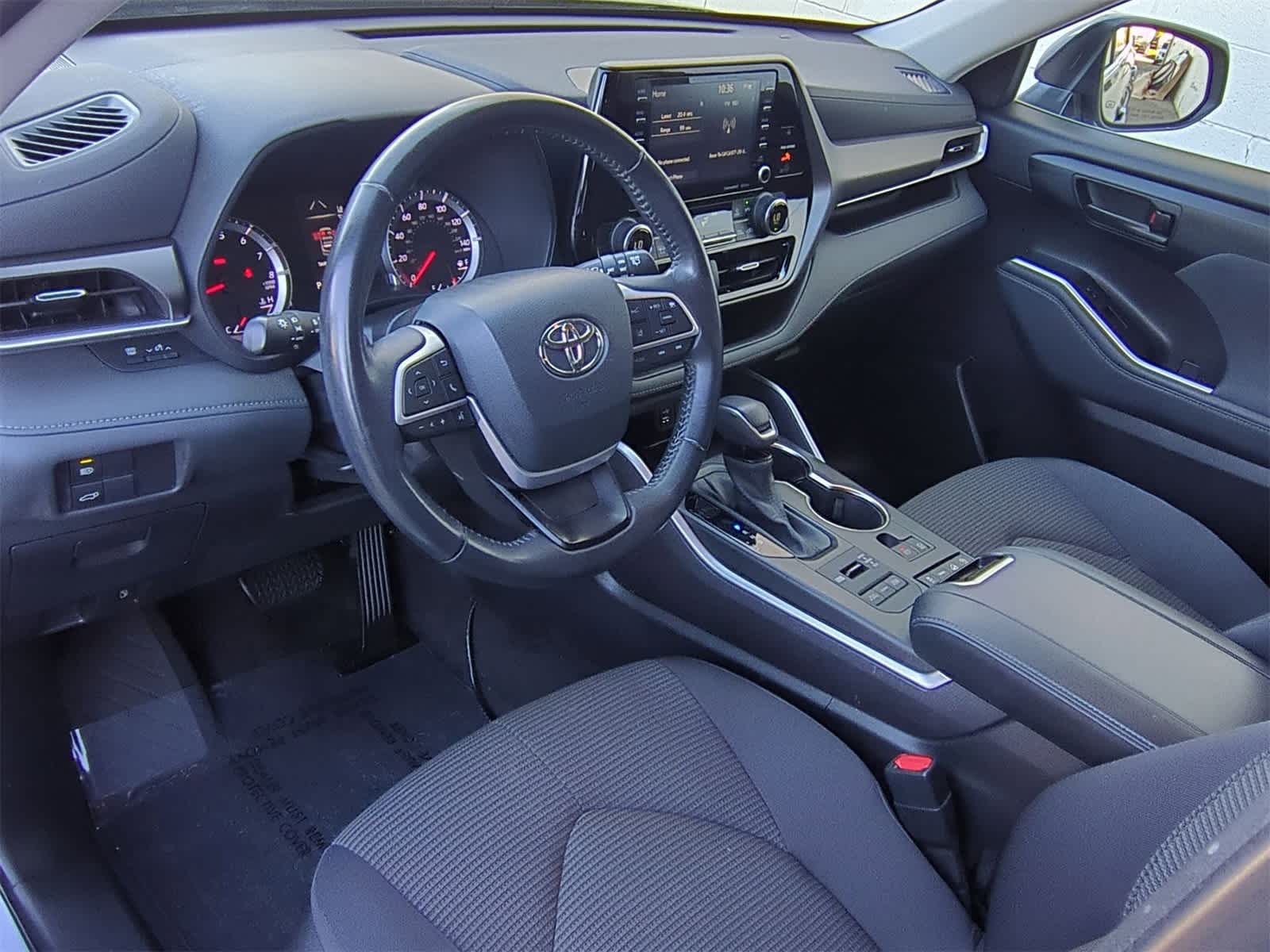 Thumbnail: 2022 Toyota Highlander - 10