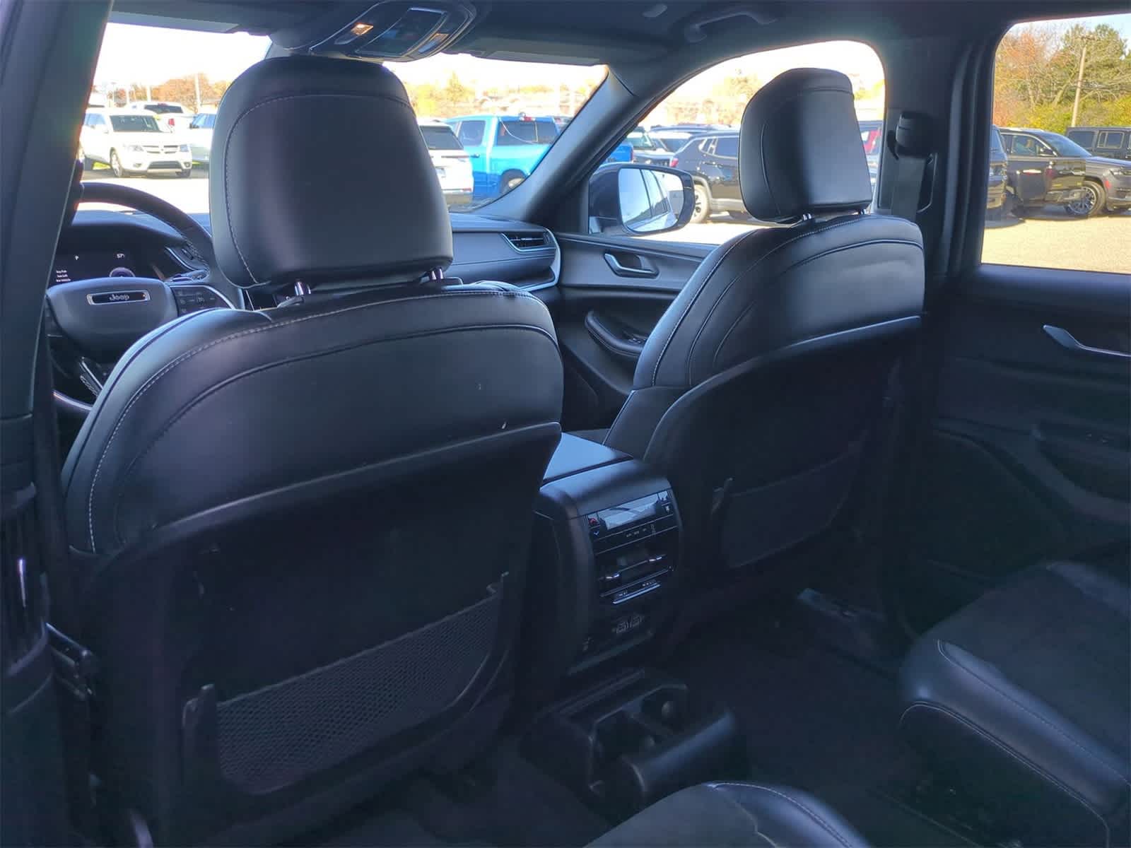 Thumbnail: 2023 Jeep Grand Cherokee L - 18