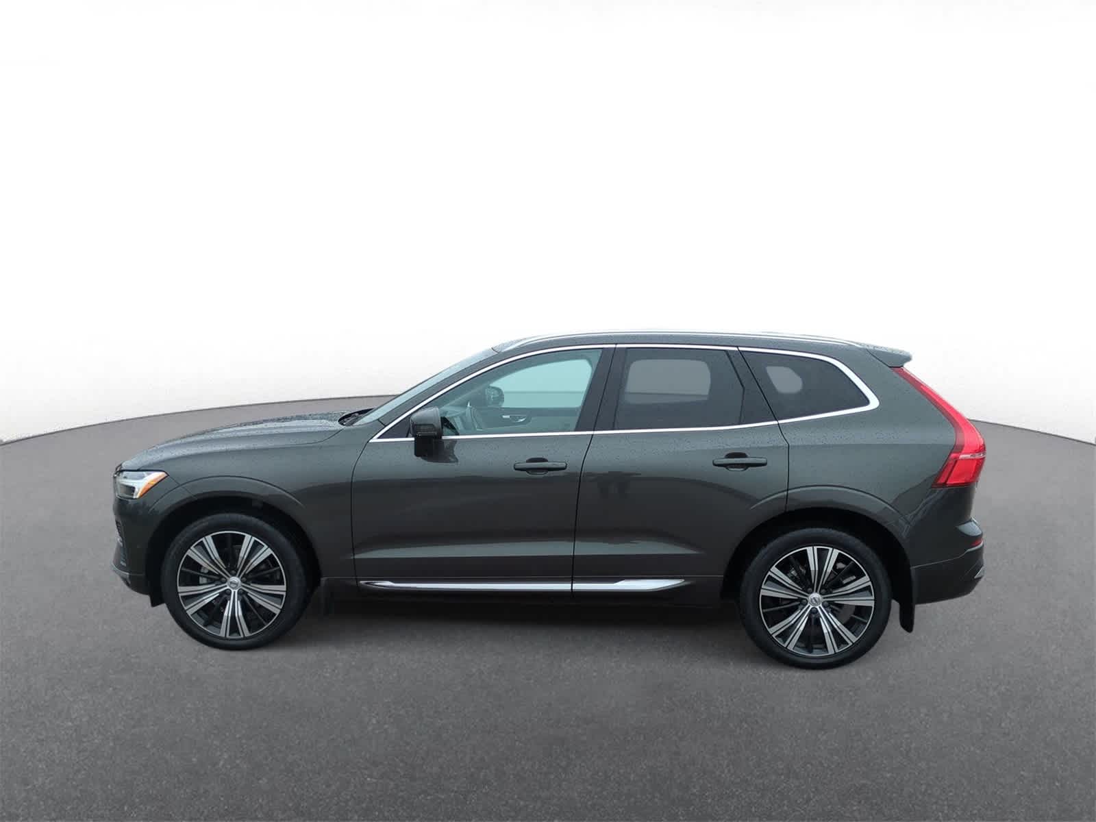 Thumbnail: 2022 Volvo XC60 - 5