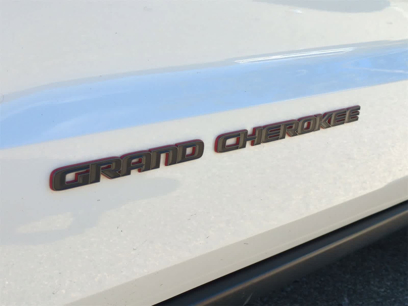 Thumbnail: 2018 Jeep Grand Cherokee - 13