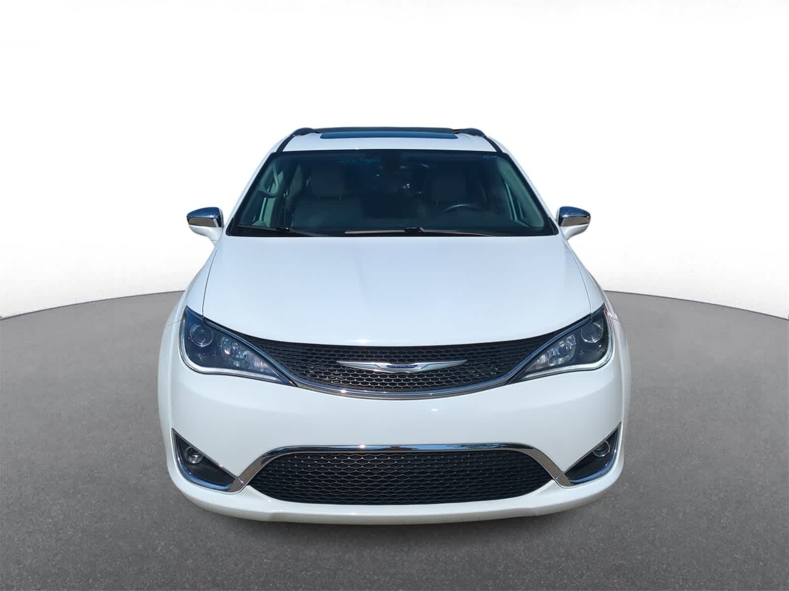 2019 Chrysler Pacifica Limited photo 3