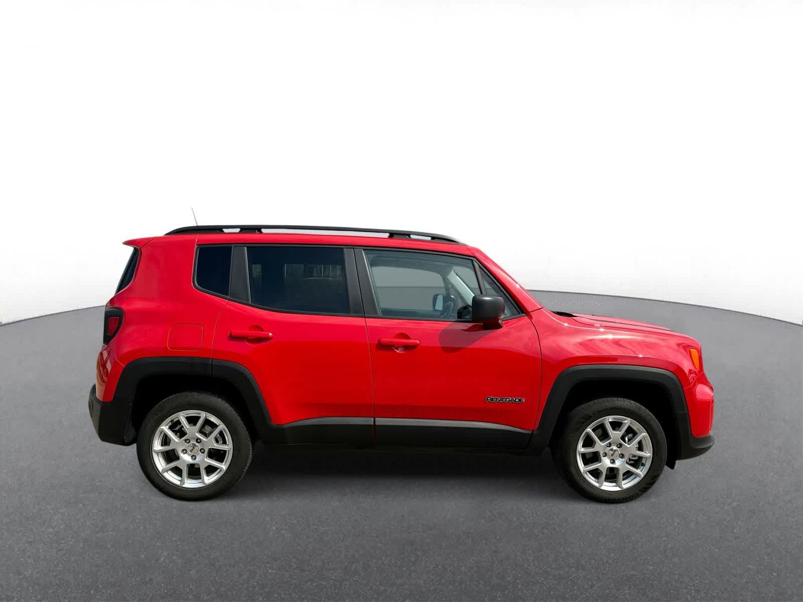 Thumbnail: 2022 Jeep Renegade - 9