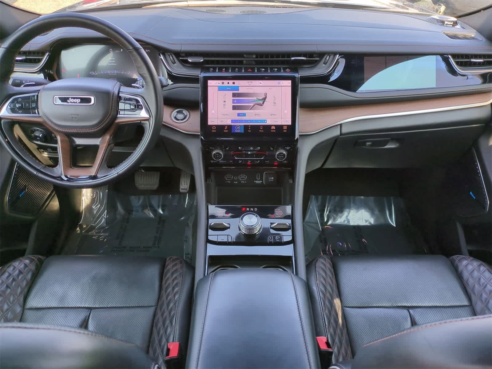 Thumbnail: 2022 Jeep Grand Cherokee - 14