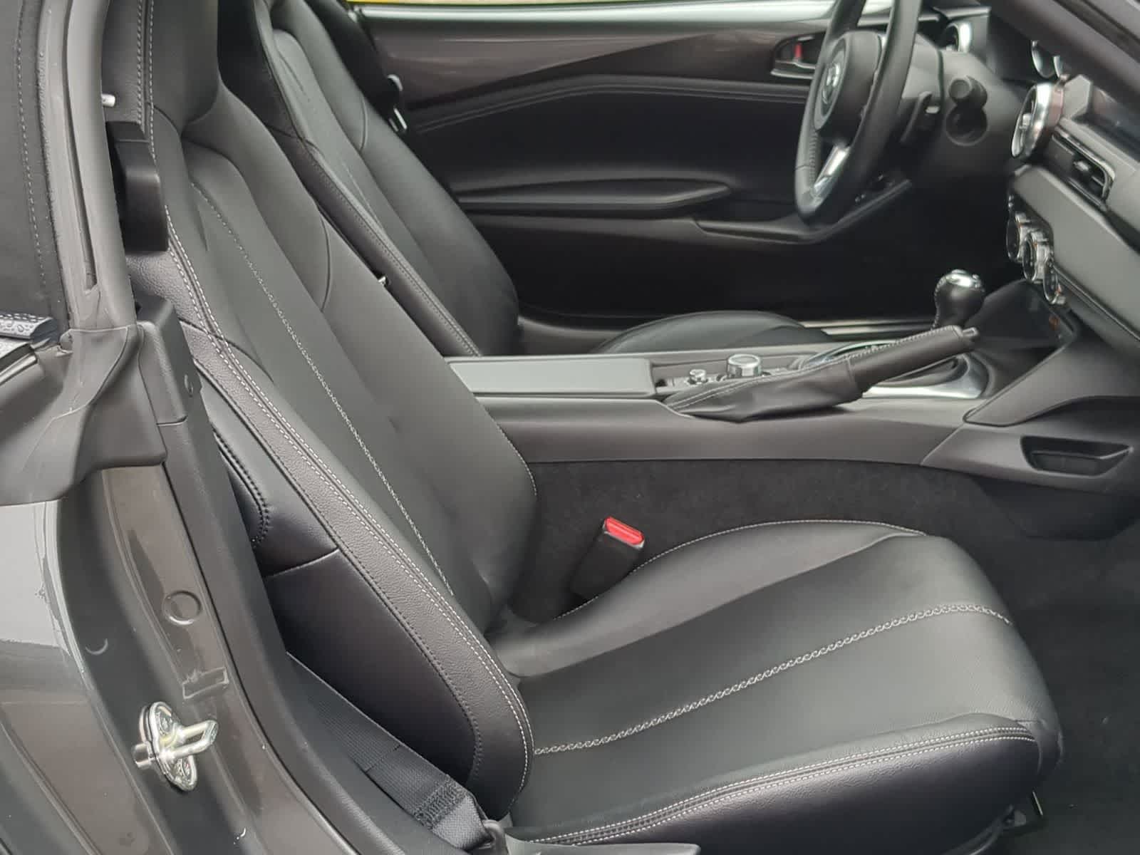 Thumbnail: 2021 Mazda MX-5 Miata - 17