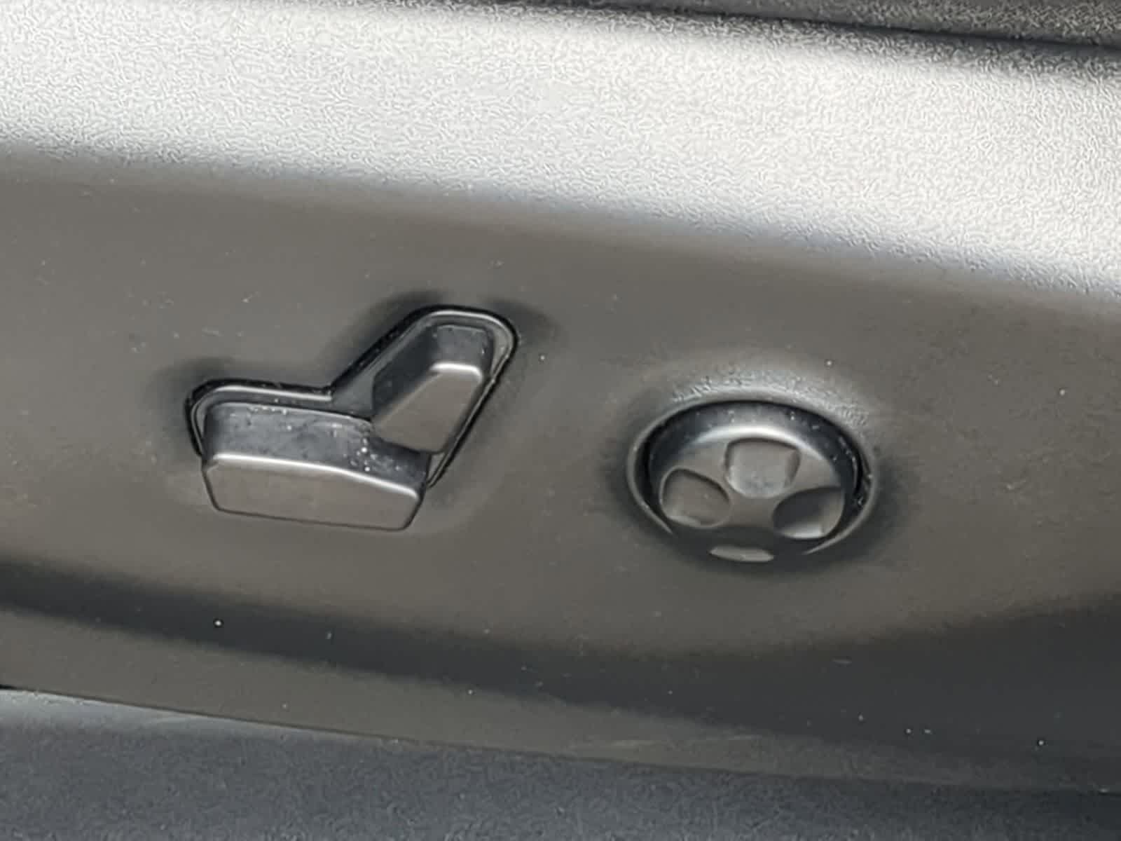 Thumbnail: 2024 Chrysler Pacifica - 17