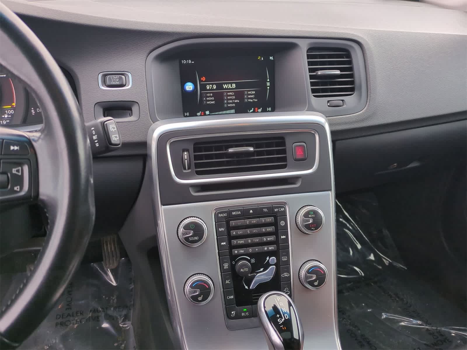 Thumbnail: 2017 Volvo S60 - 28