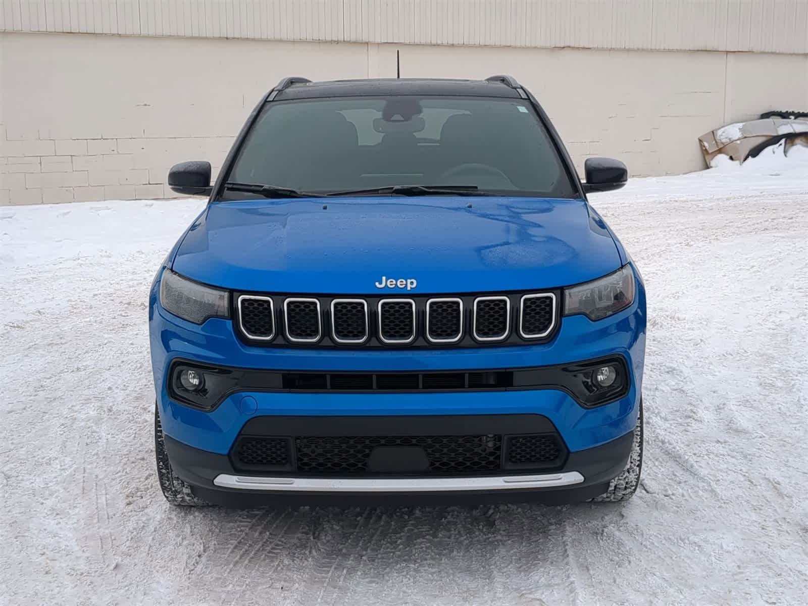Thumbnail: 2023 Jeep Compass - 17