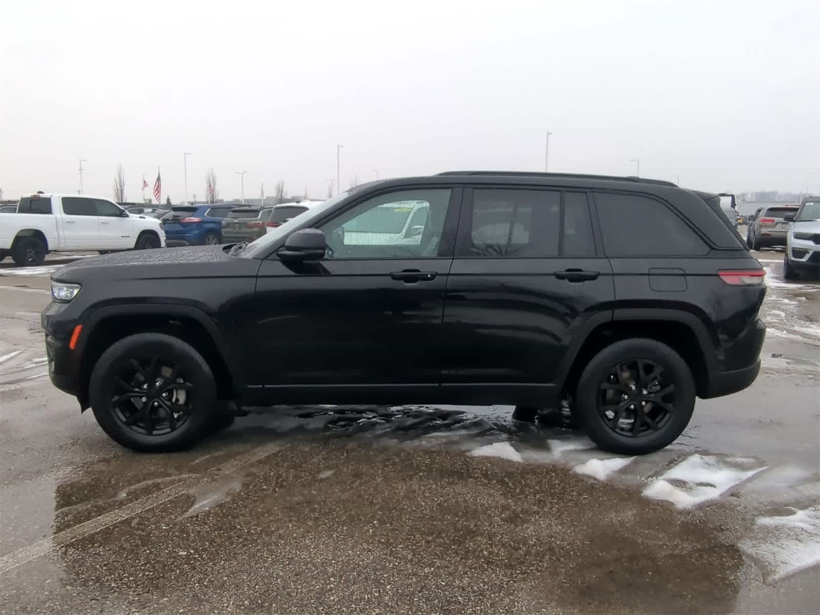 Thumbnail: 2024 Jeep Grand Cherokee - 11