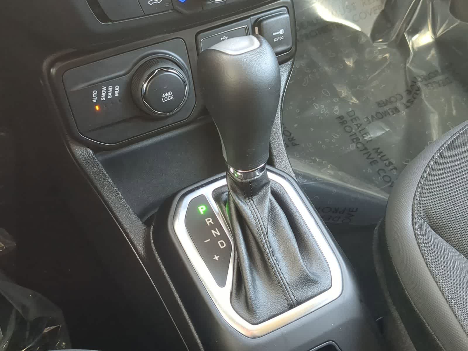 Thumbnail: 2023 Jeep Renegade - 31