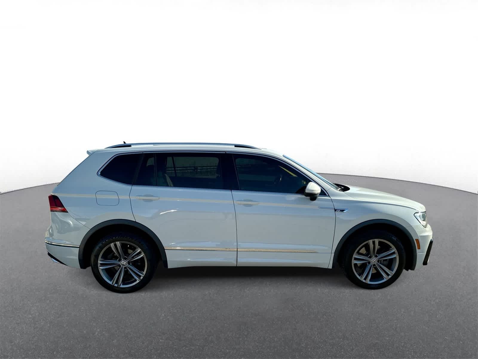 Thumbnail: 2019 Volkswagen Tiguan - 9