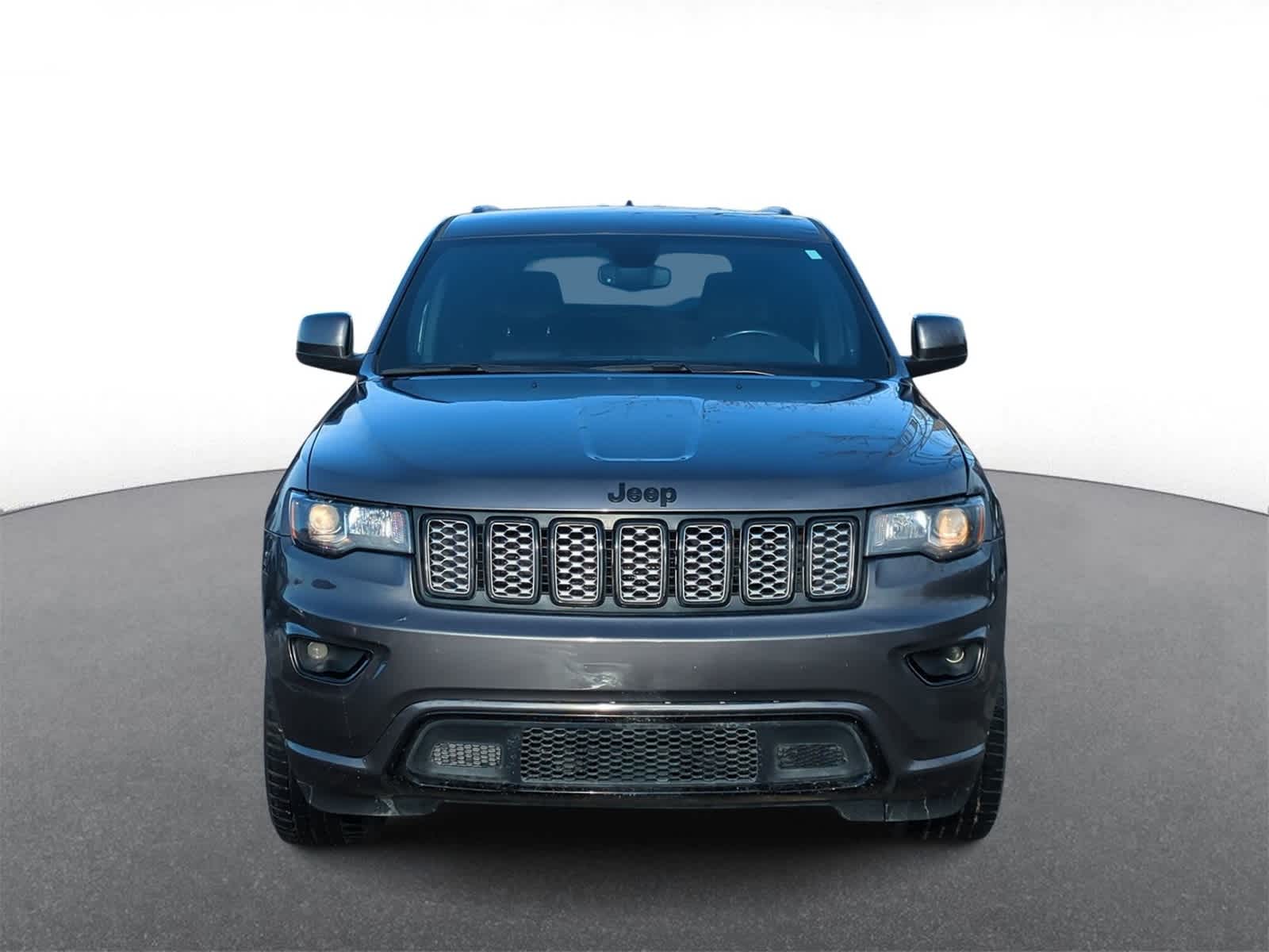 Thumbnail: 2019 Jeep Grand Cherokee - 3