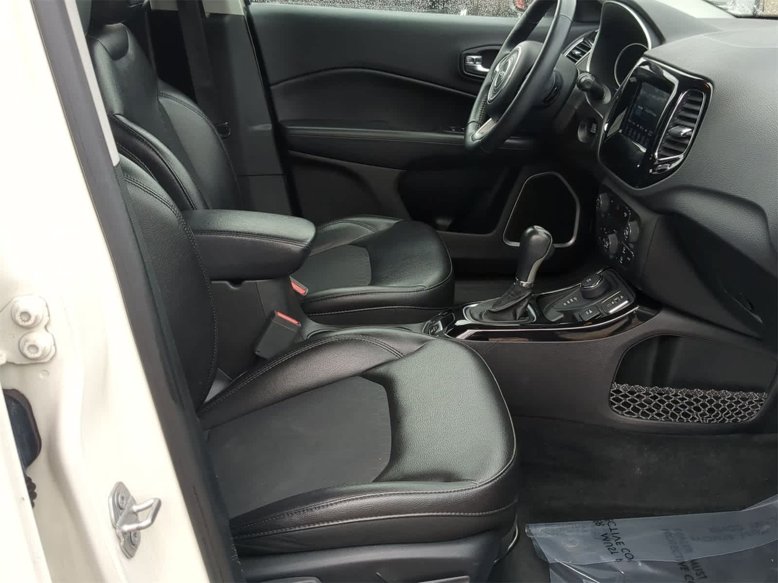 Thumbnail: 2018 Jeep Compass - 21