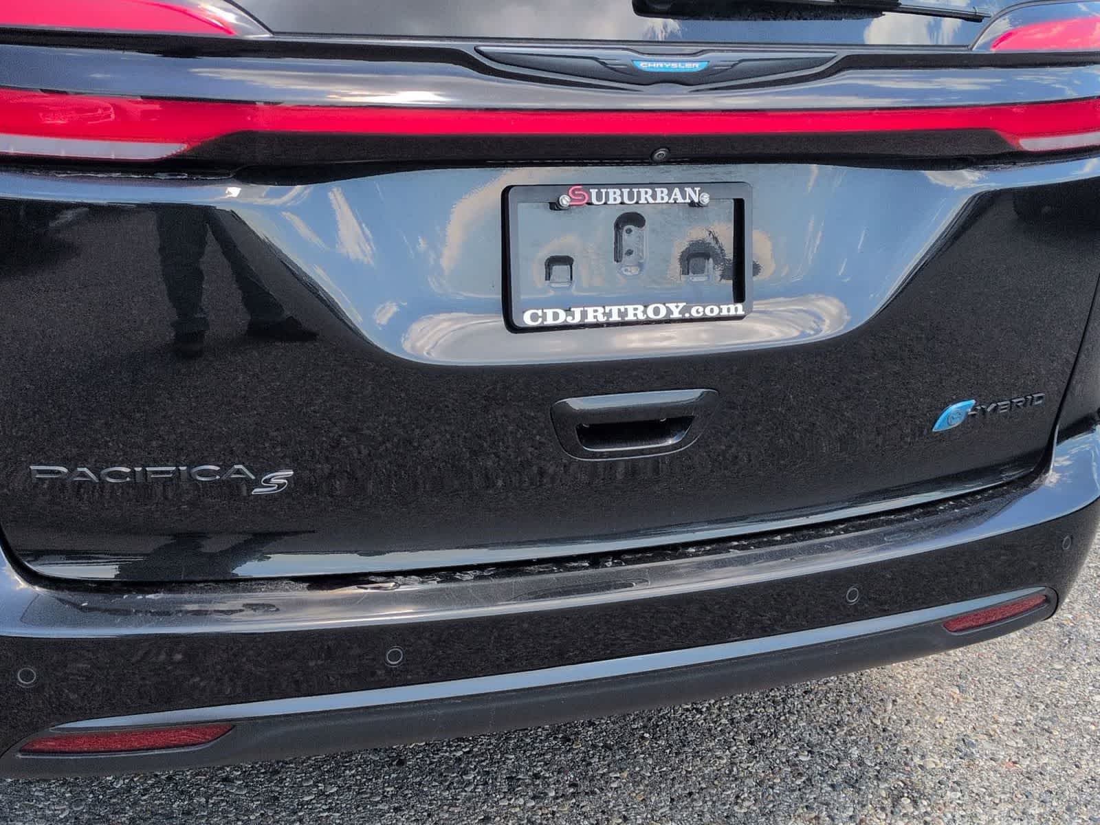 Thumbnail: 2021 Chrysler Pacifica - 13