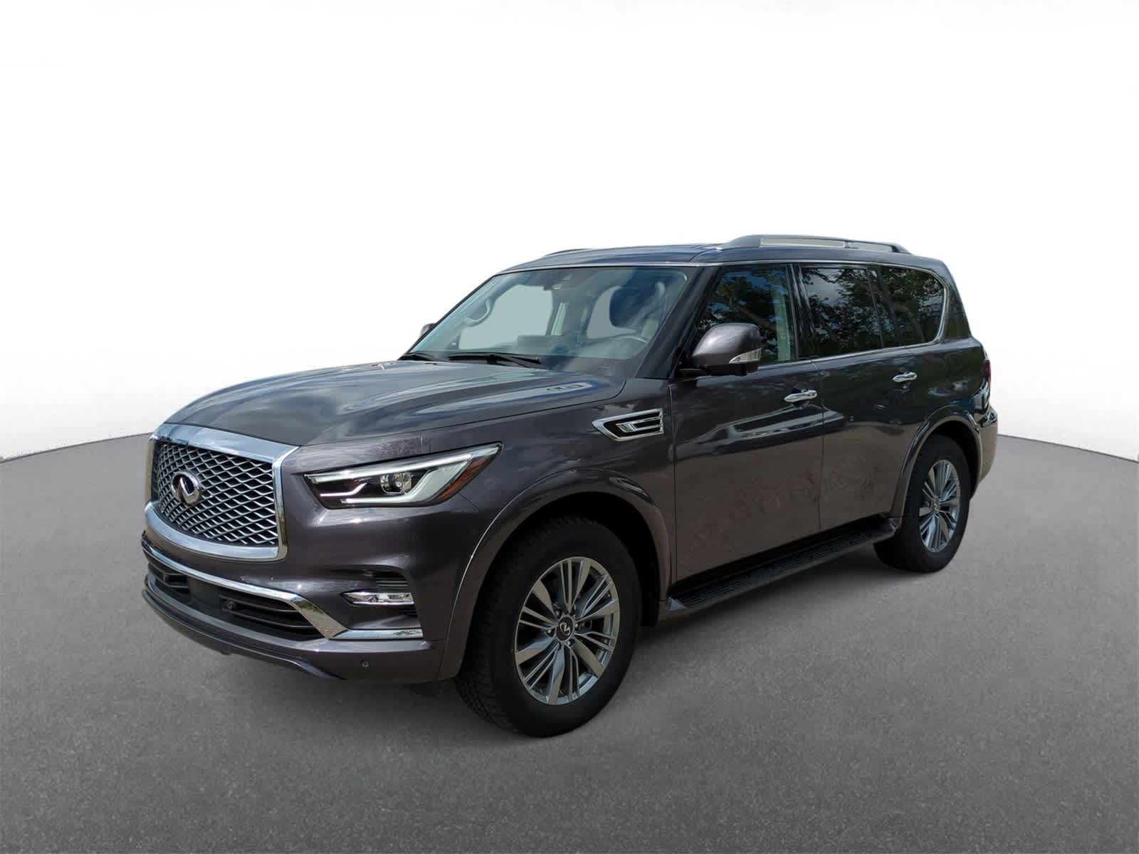 2022 Infiniti QX80 Luxe photo 4