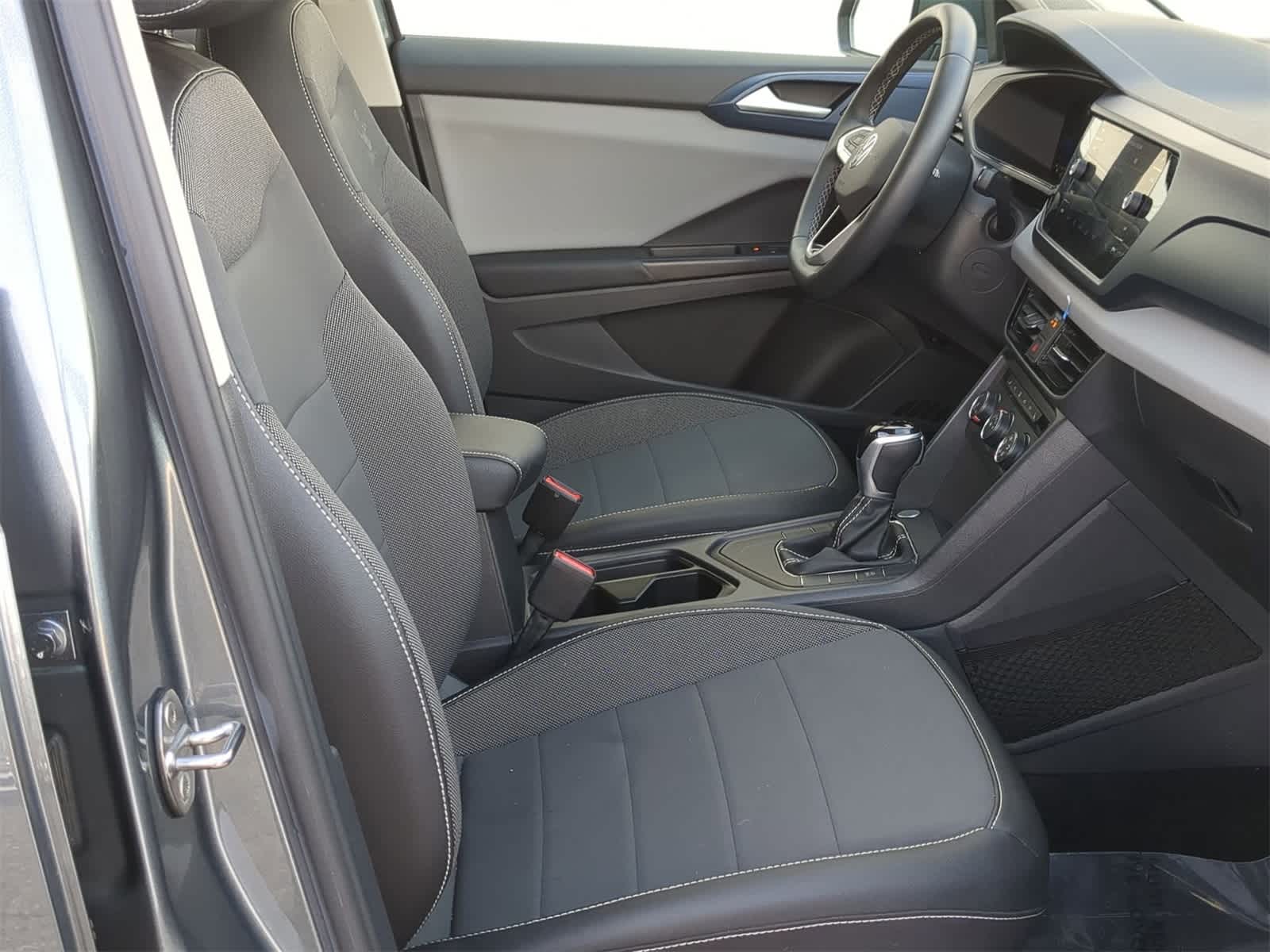 Thumbnail: 2022 Volkswagen Taos - 28