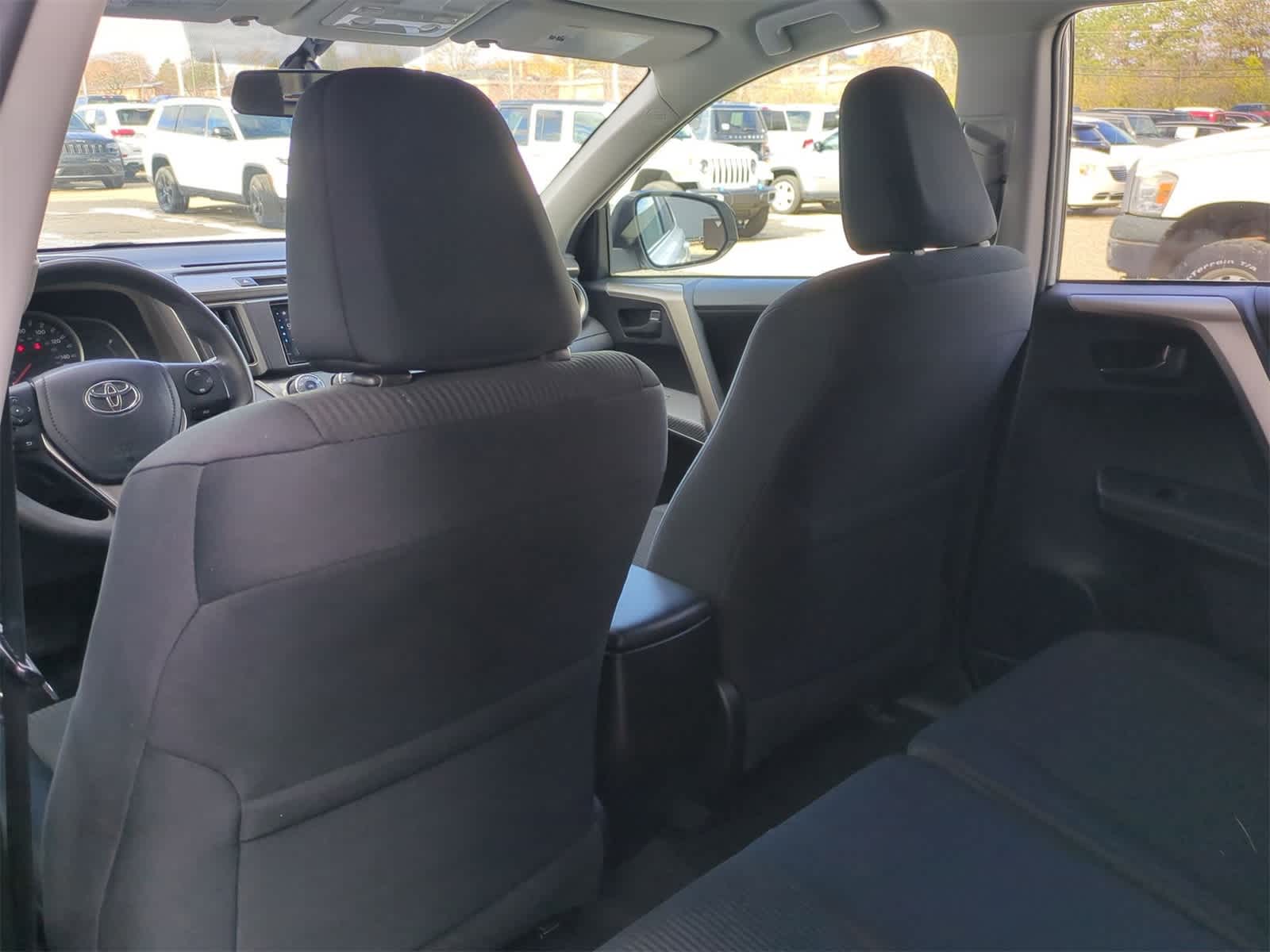 Thumbnail: 2015 Toyota RAV4 - 17