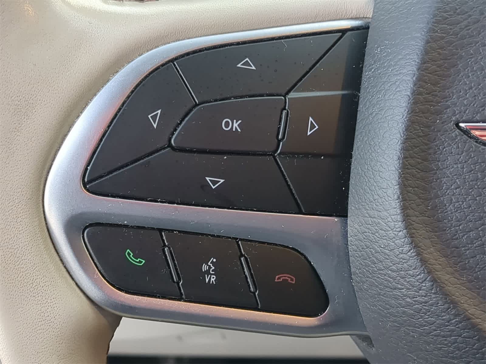 Thumbnail: 2020 Chrysler Pacifica - 25