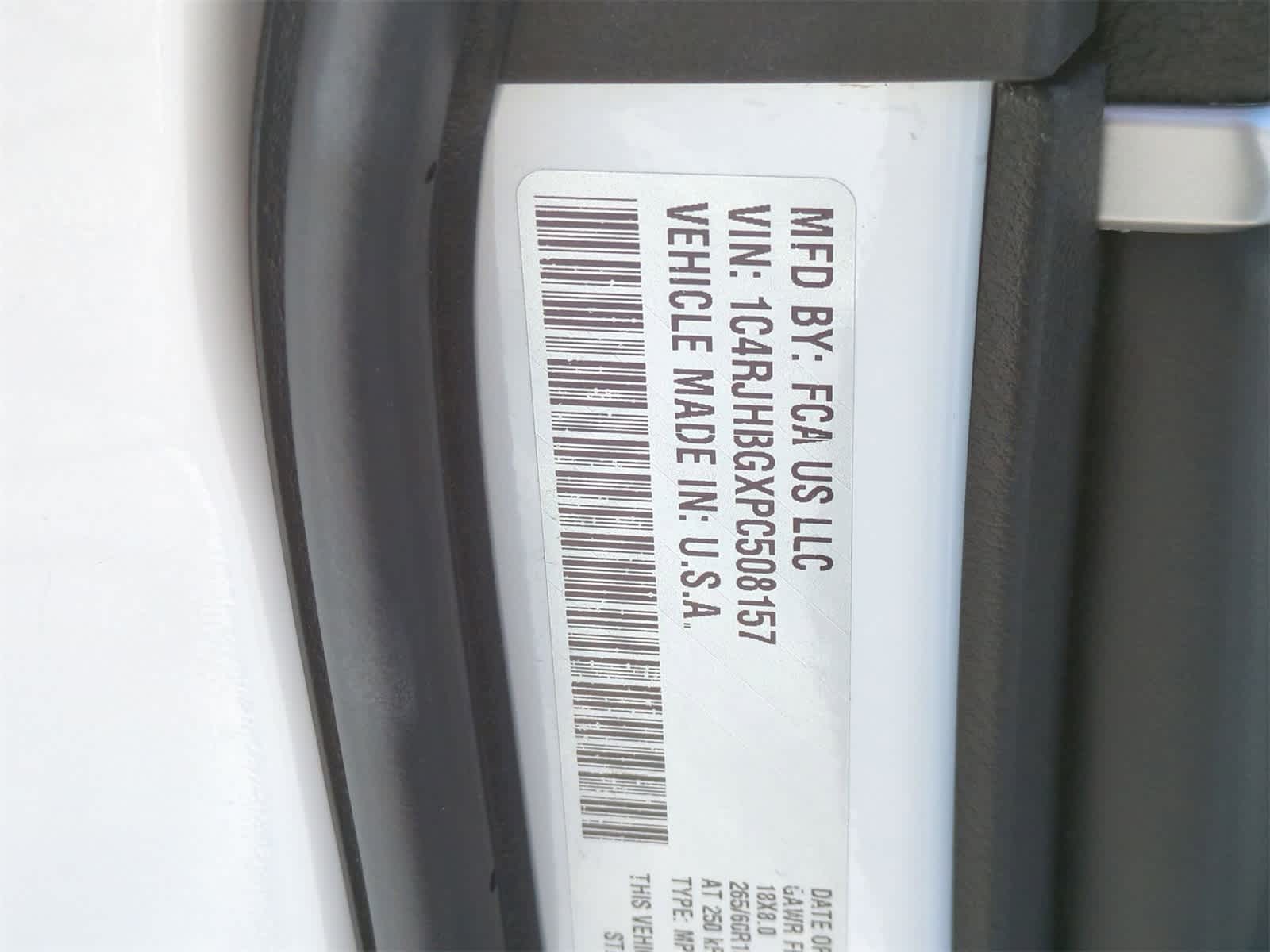 Thumbnail: 2023 Jeep Grand Cherokee - 35