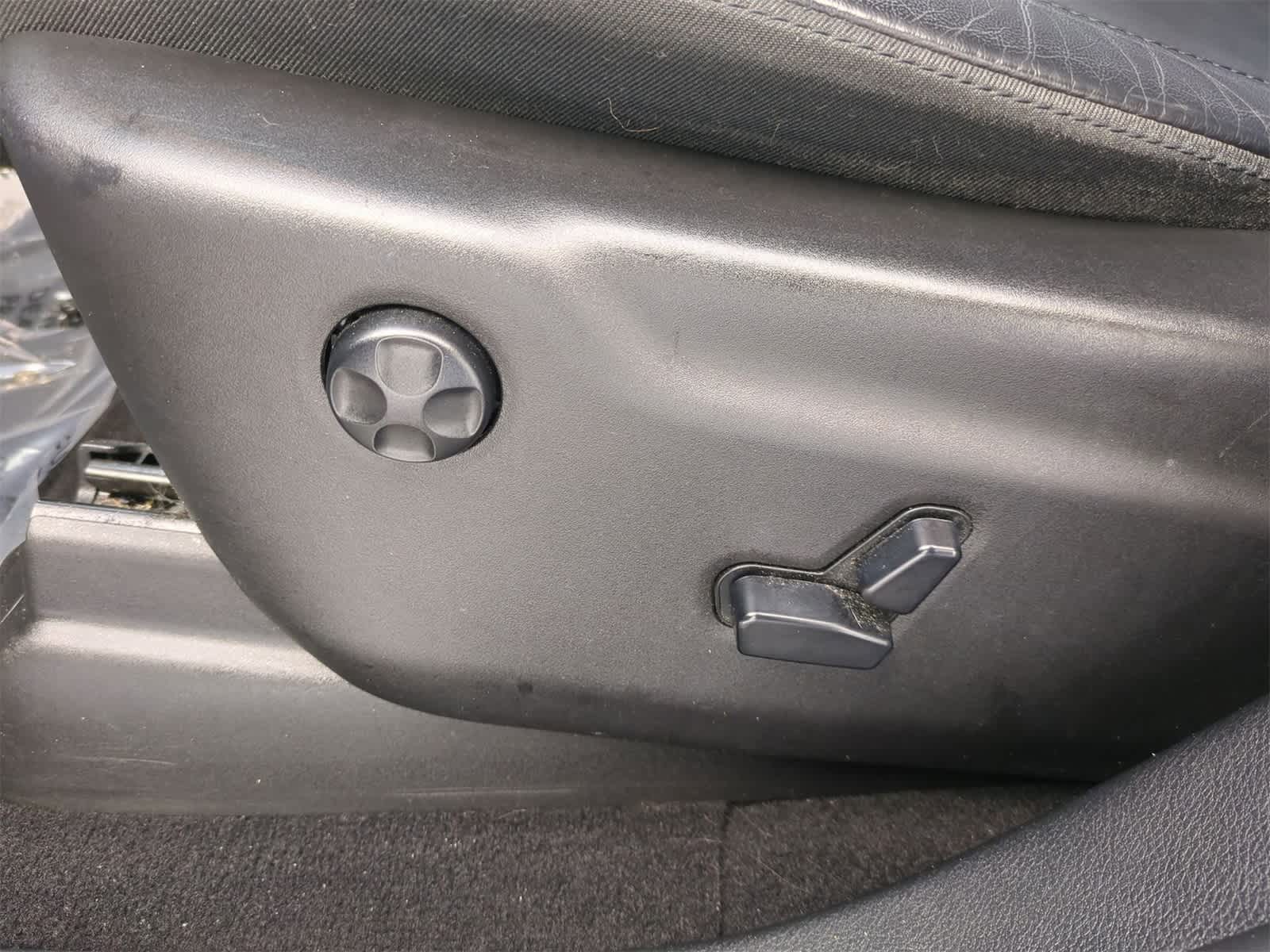 Thumbnail: 2019 Jeep Grand Cherokee - 17