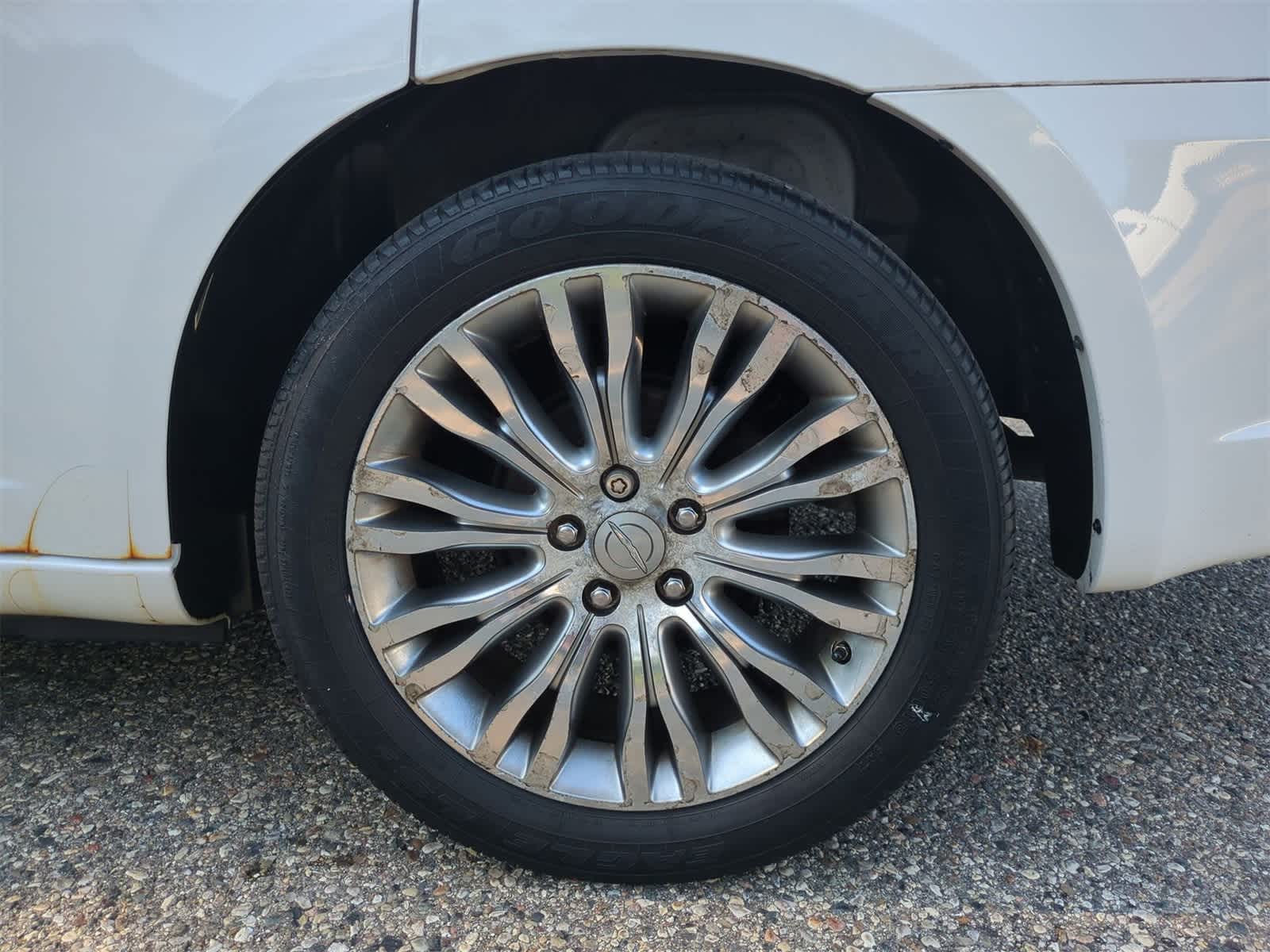 Thumbnail: 2012 Chrysler 200 - 13
