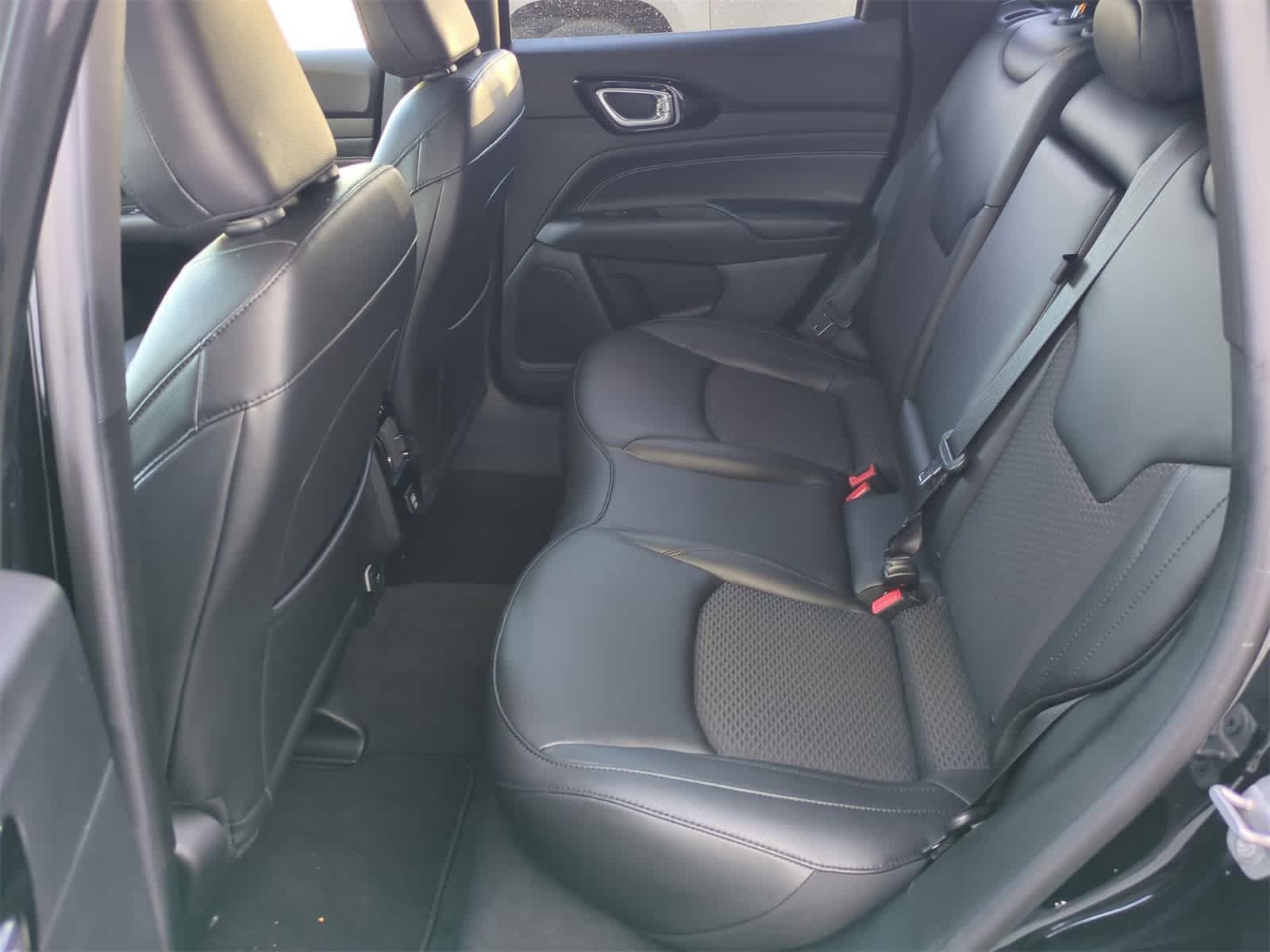 Thumbnail: 2022 Jeep Compass - 19