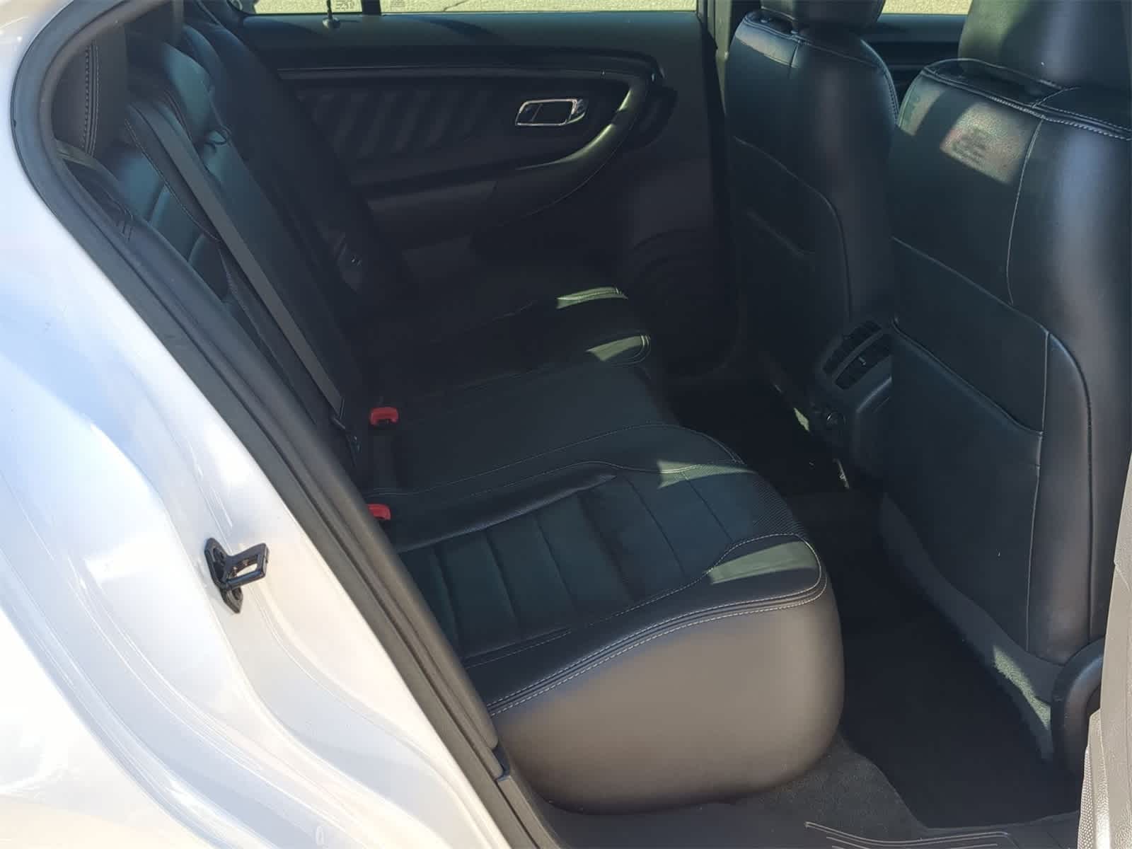 Thumbnail: 2016 Ford Taurus - 27