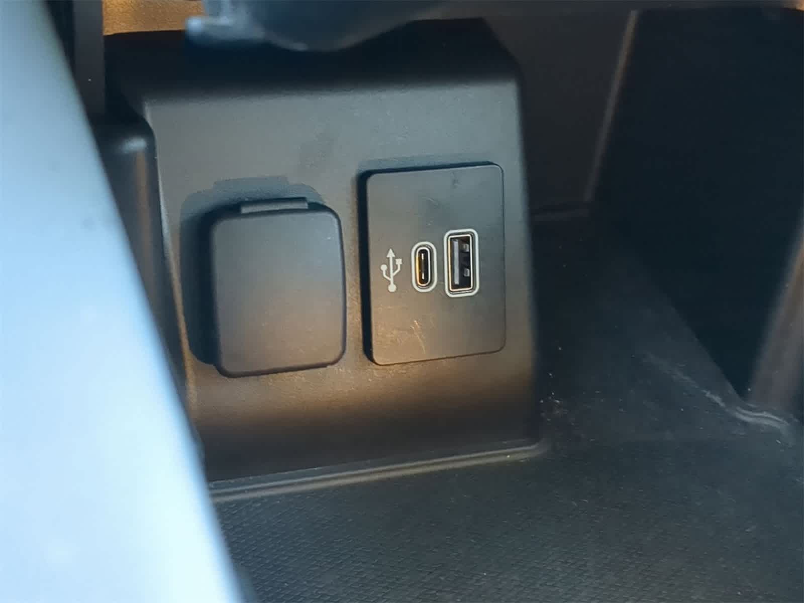 Thumbnail: 2025 Ford Explorer - 37