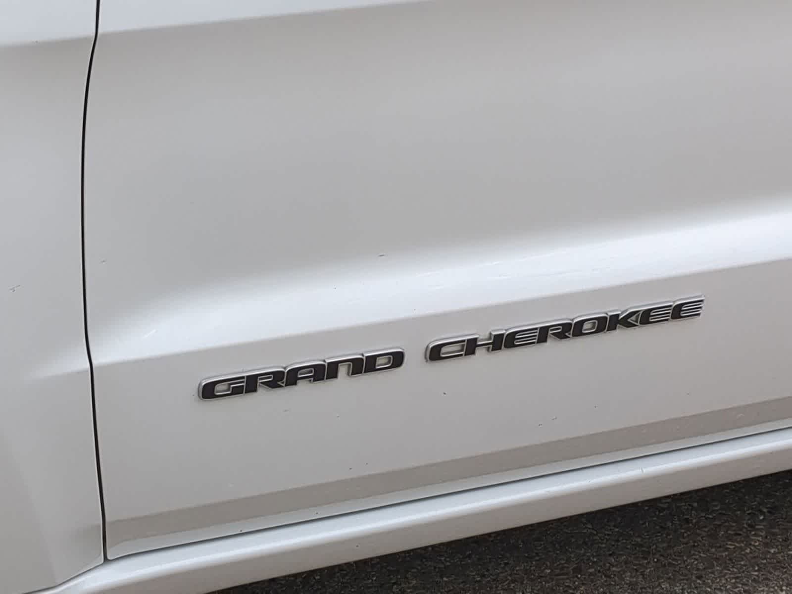 Thumbnail: 2018 Jeep Grand Cherokee - 13