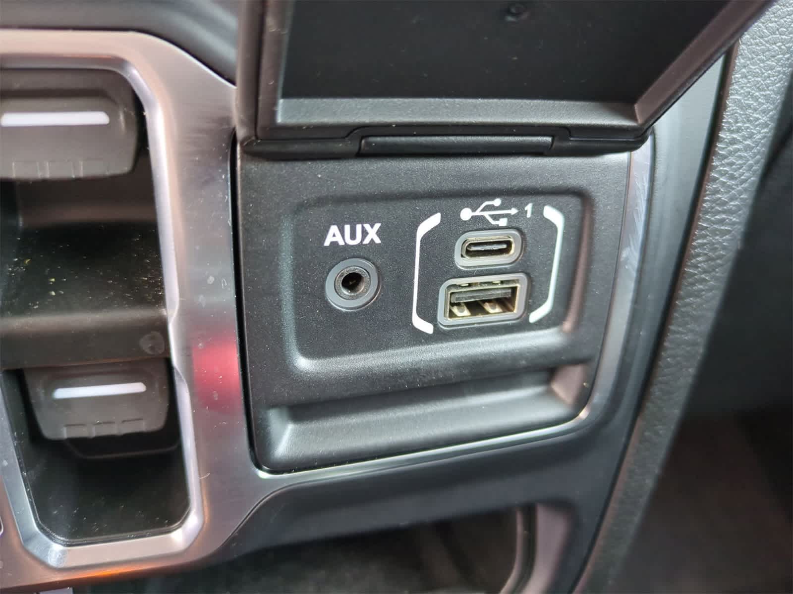 Thumbnail: 2023 Jeep Gladiator - 31