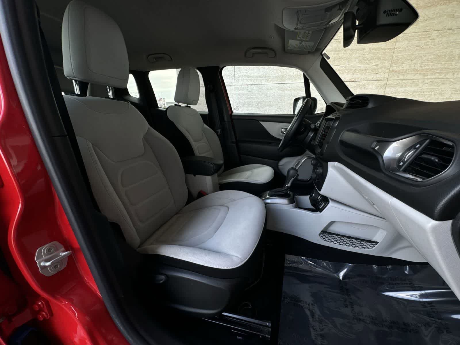 Thumbnail: 2022 Jeep Renegade - 22