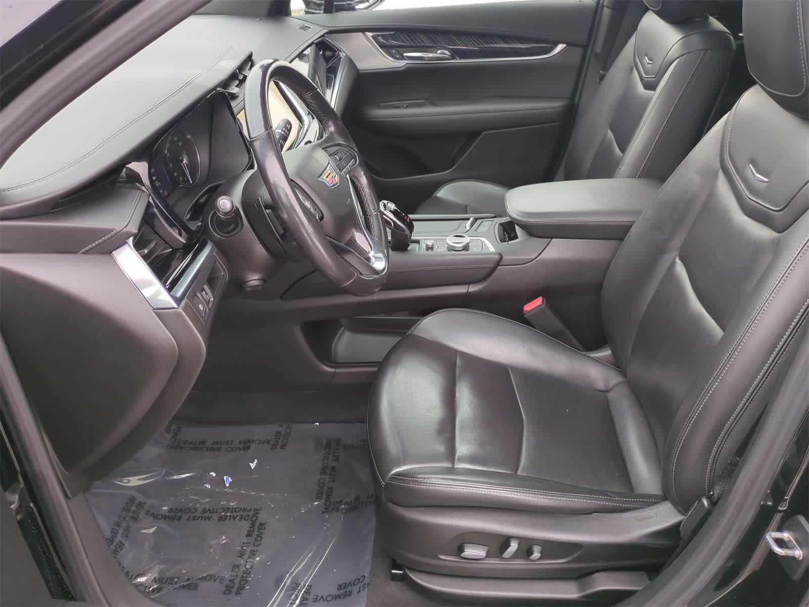 Thumbnail: 2023 Cadillac XT6 - 16